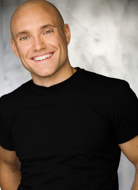 actor Declan Mulvey large photo