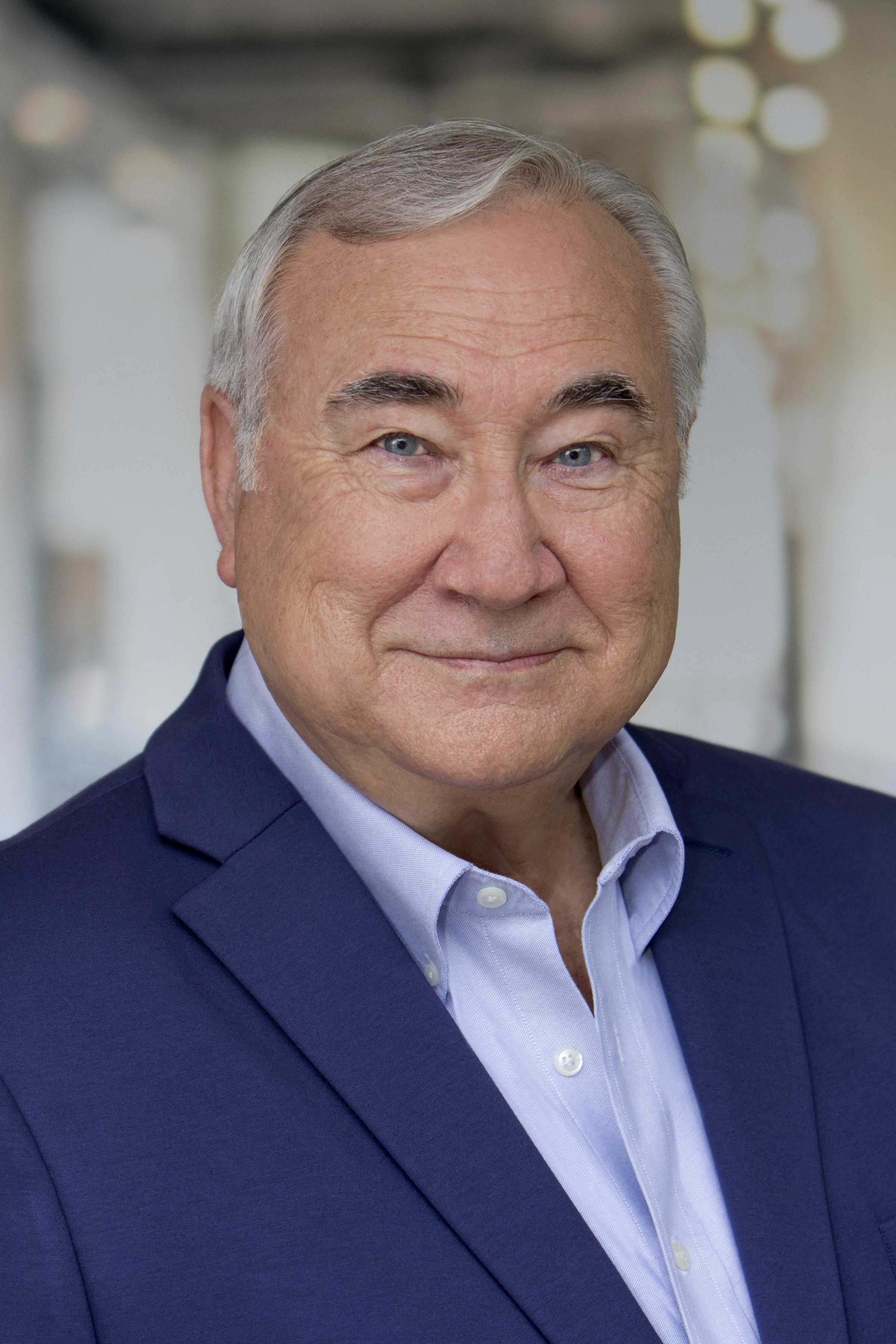 actor Robert Shepherd large photo