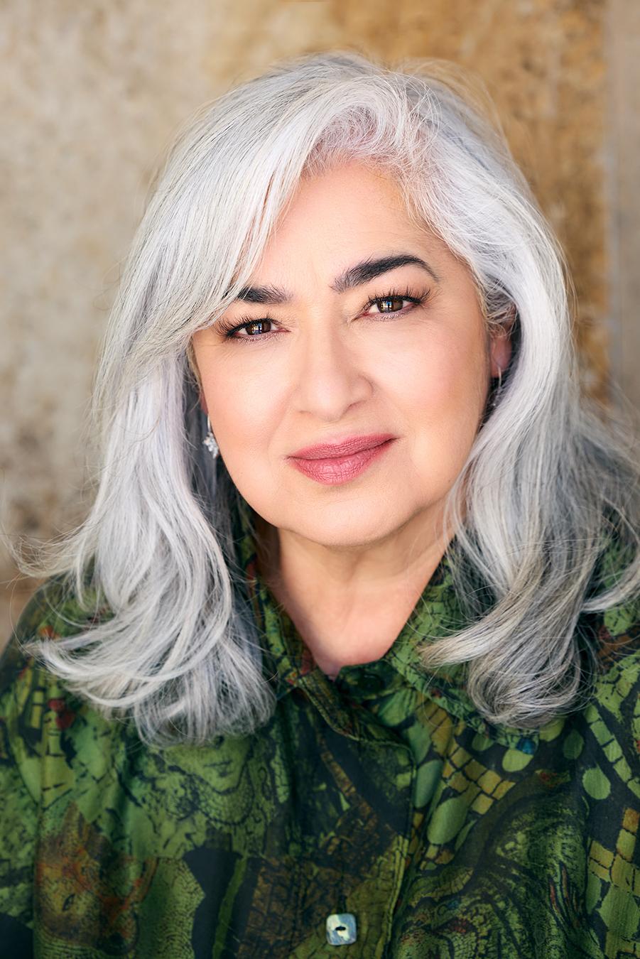 actor Teri Pluma large photo