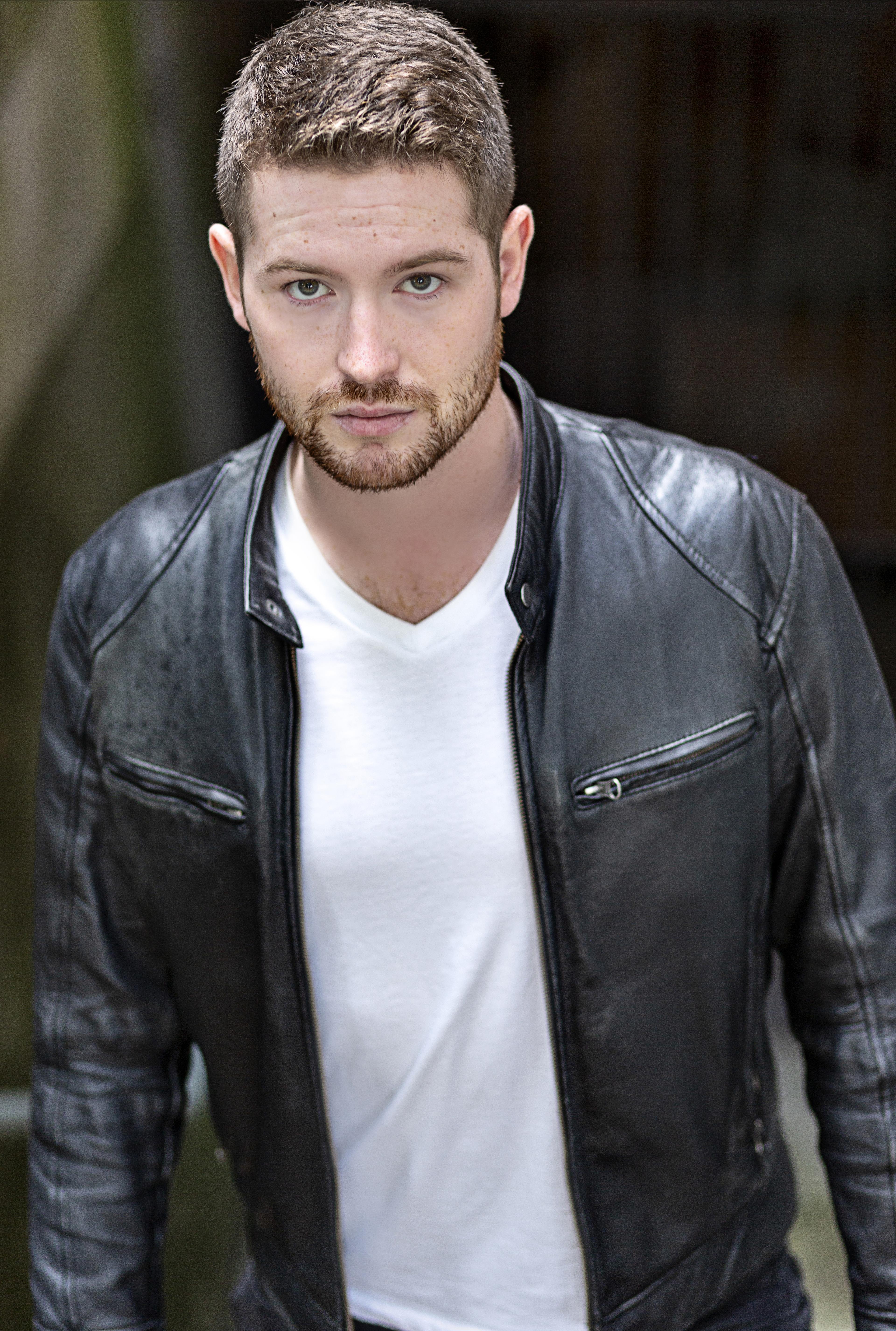 actor Matt Montgomery large photo