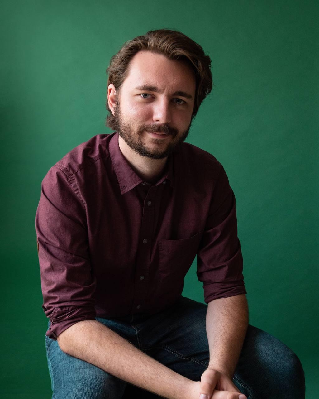 actor Riley Cusick large photo