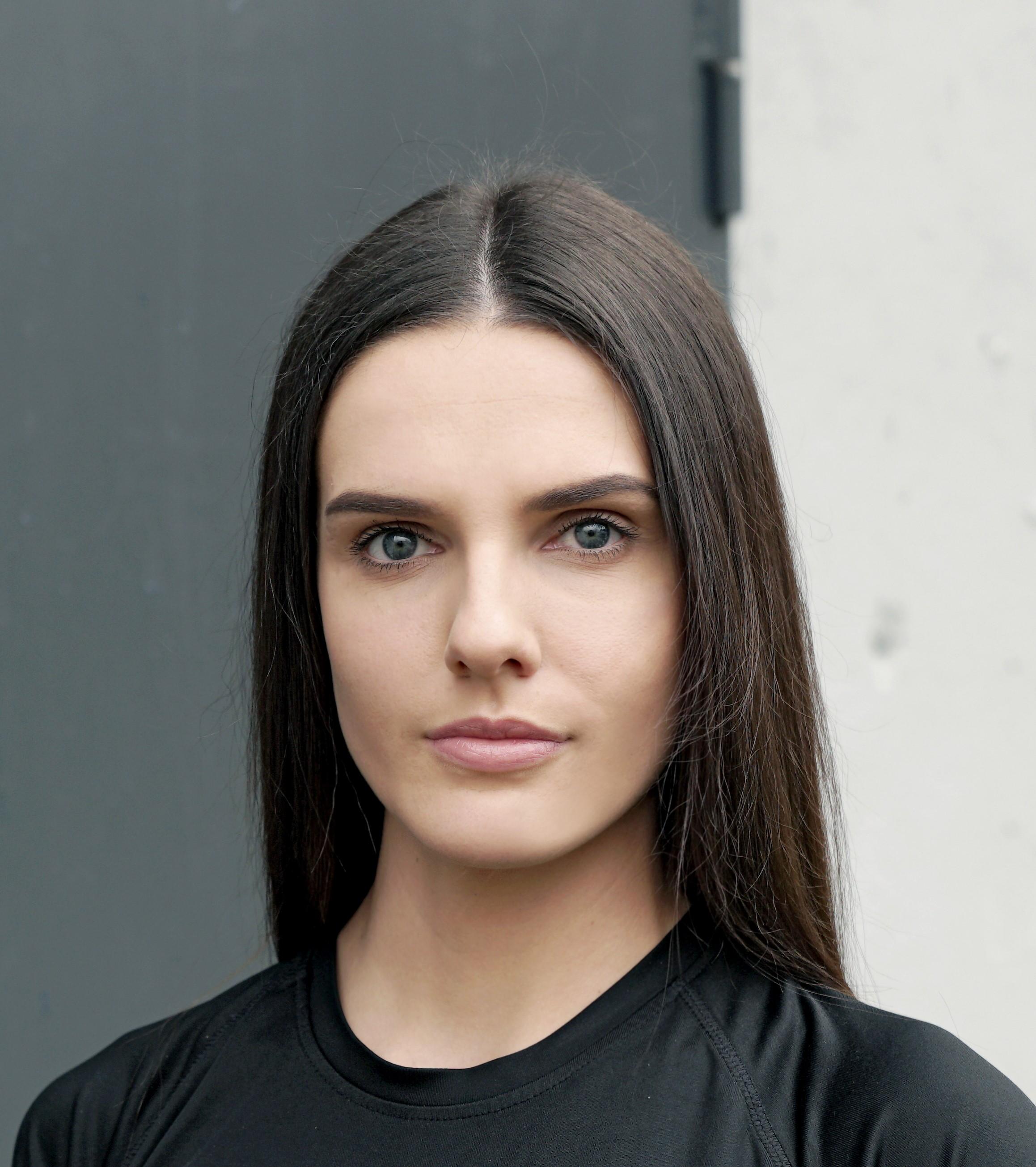 actor Hannah Behan large photo