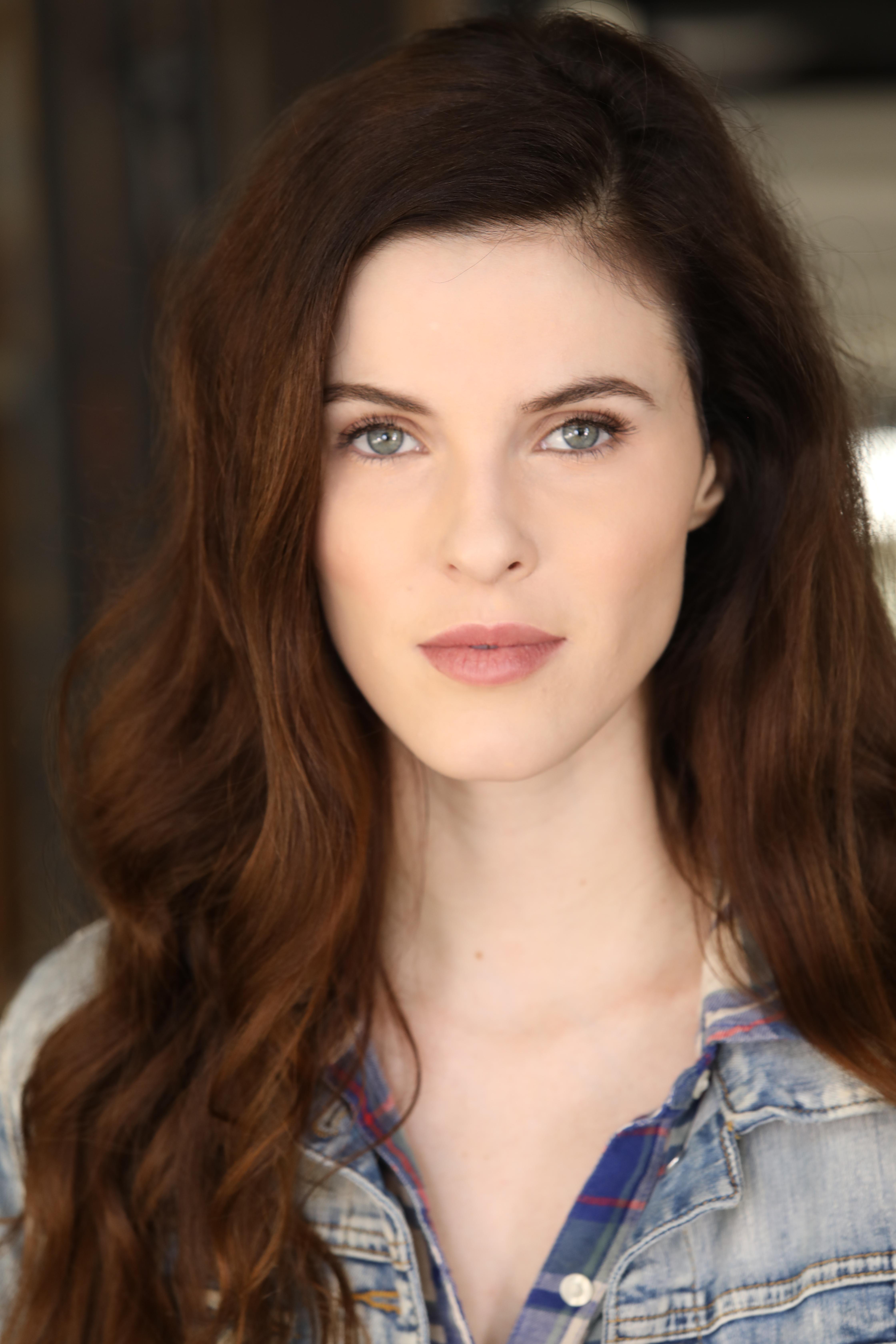 actor Alysse Fozmark large photo