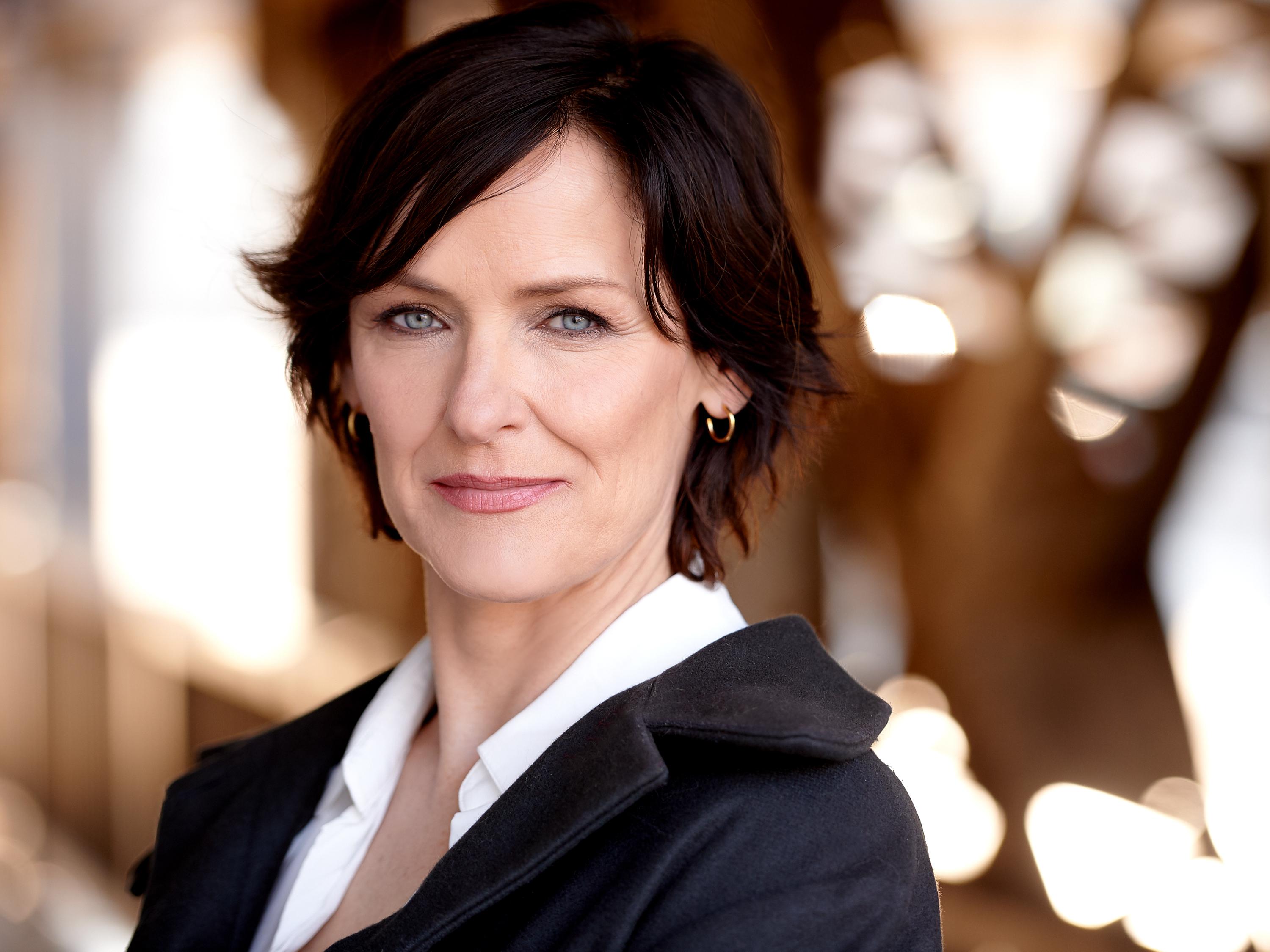 actor Fiona Highet large photo