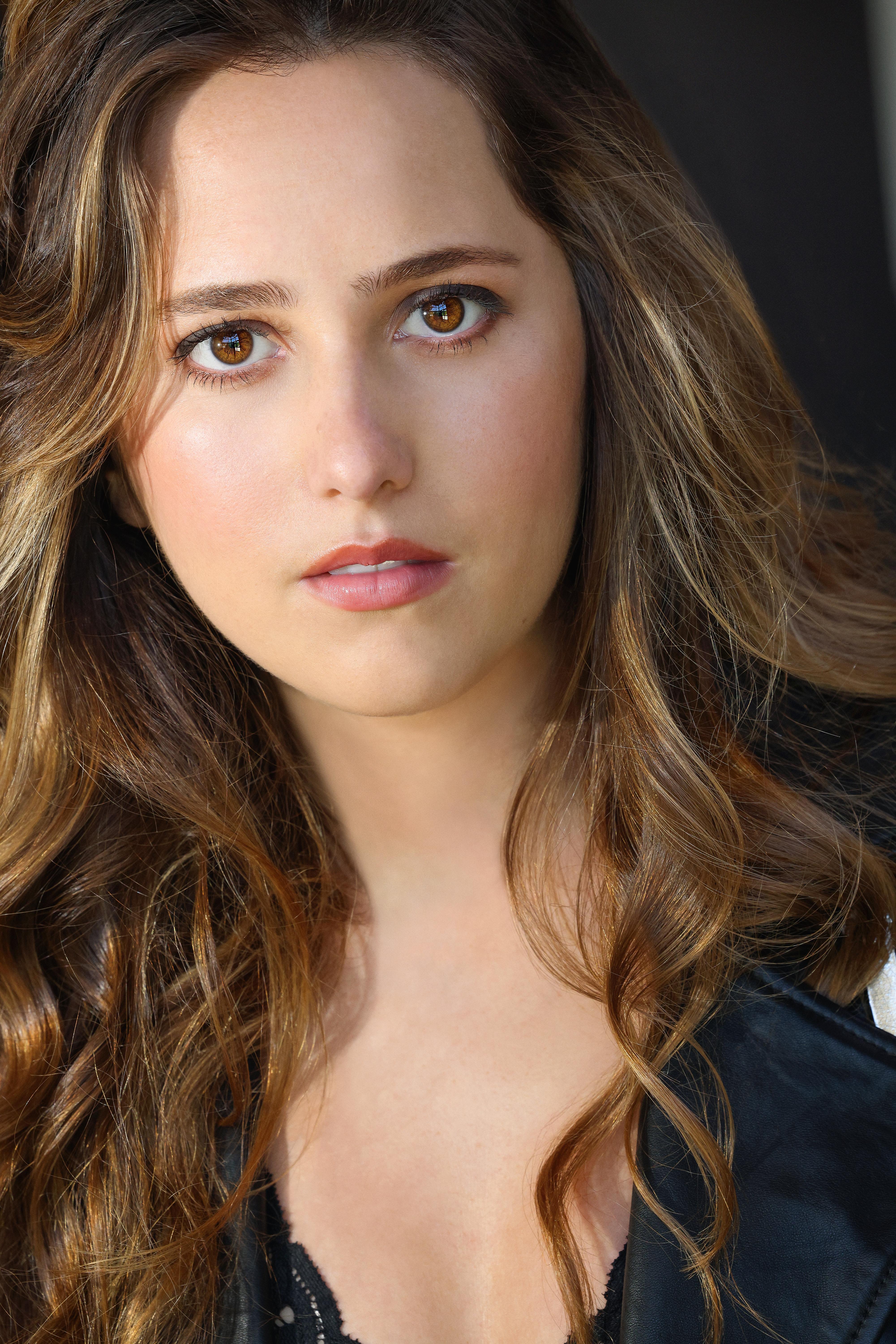 actor Isabela Penagos large photo