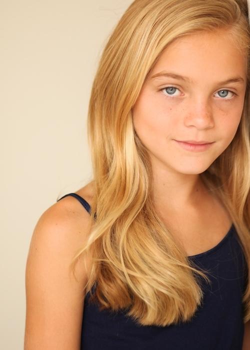 actor Lauren Gobuzzi large photo