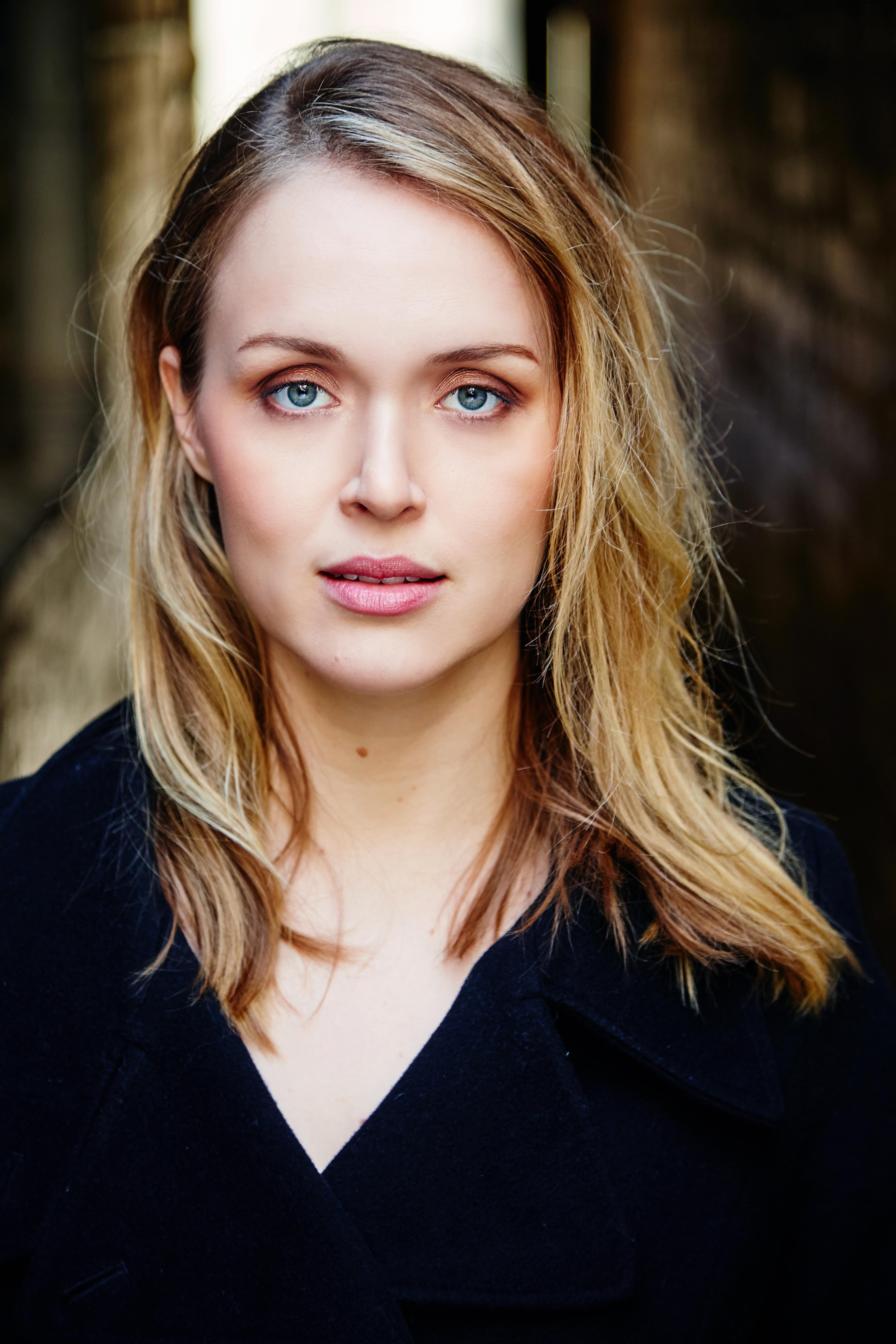 actor Elly Hiraani Clapin large photo