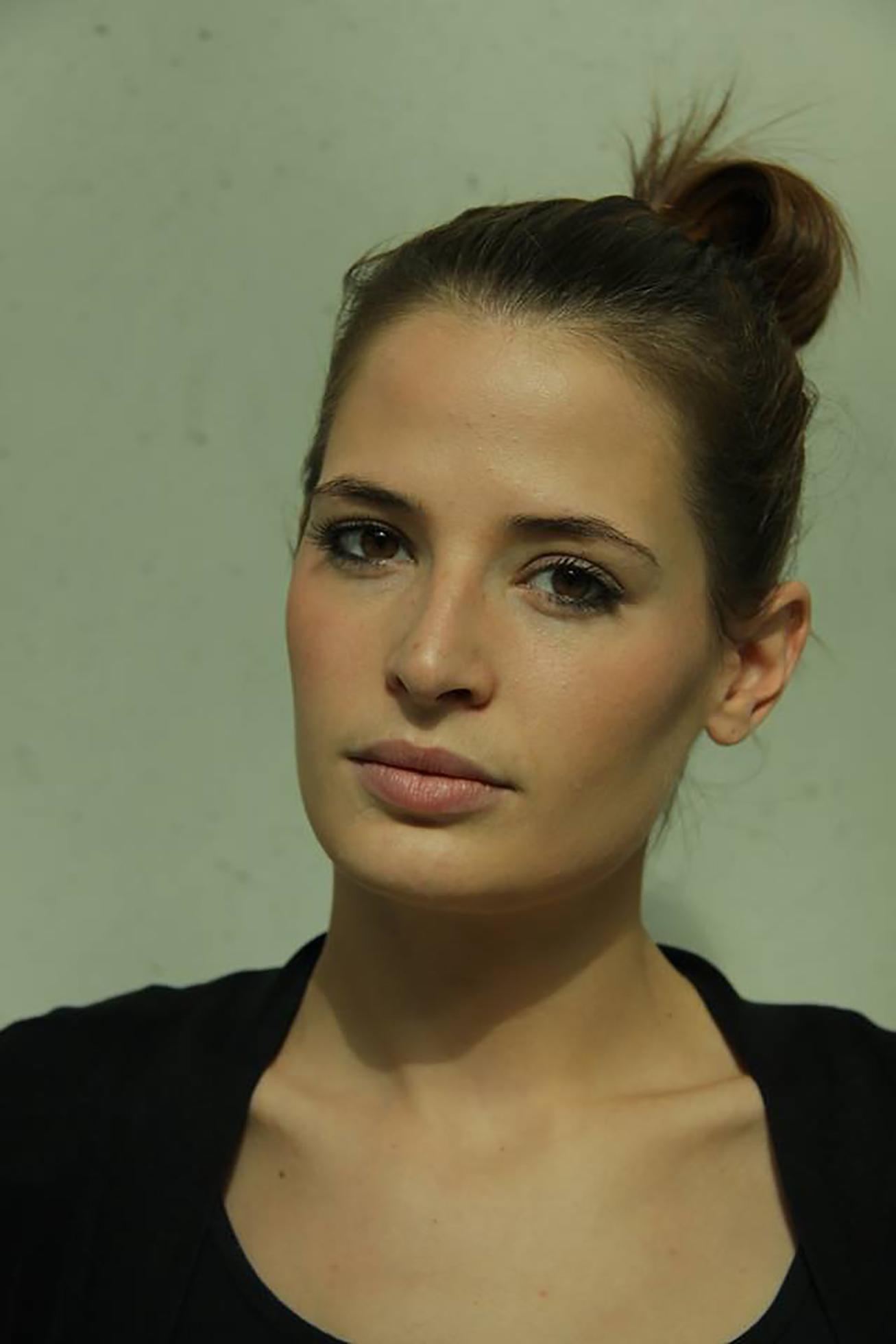 actor Caroline Fostinelli large photo