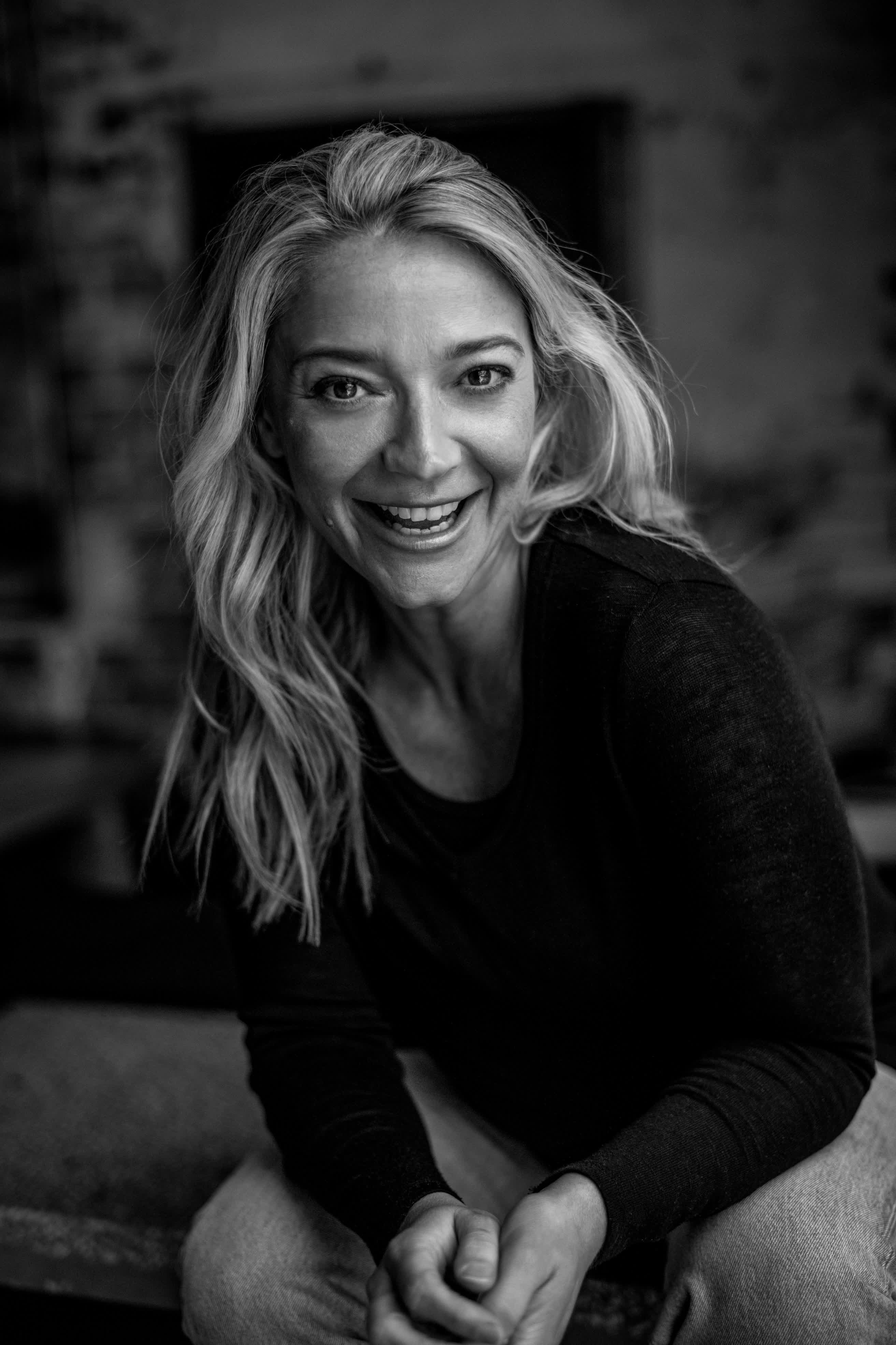 actor Elle Dawe large photo