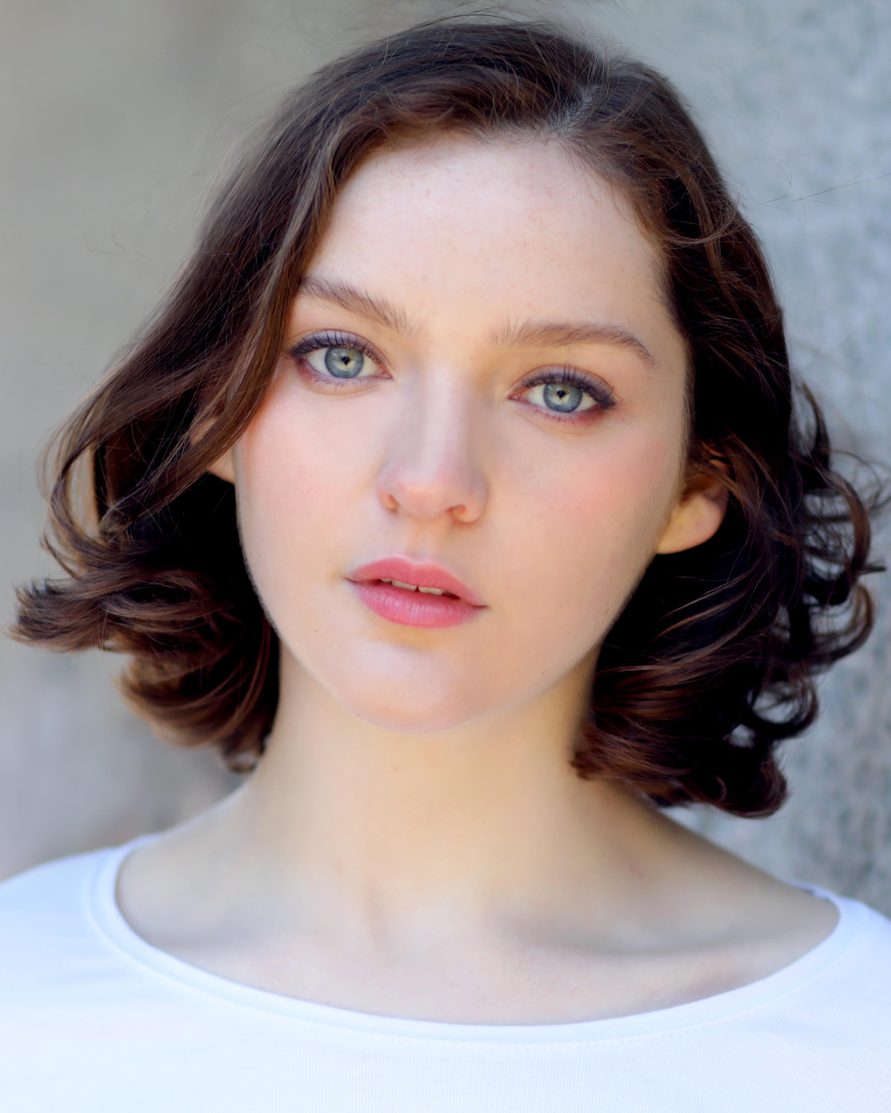 actor Catriona Chandler large photo