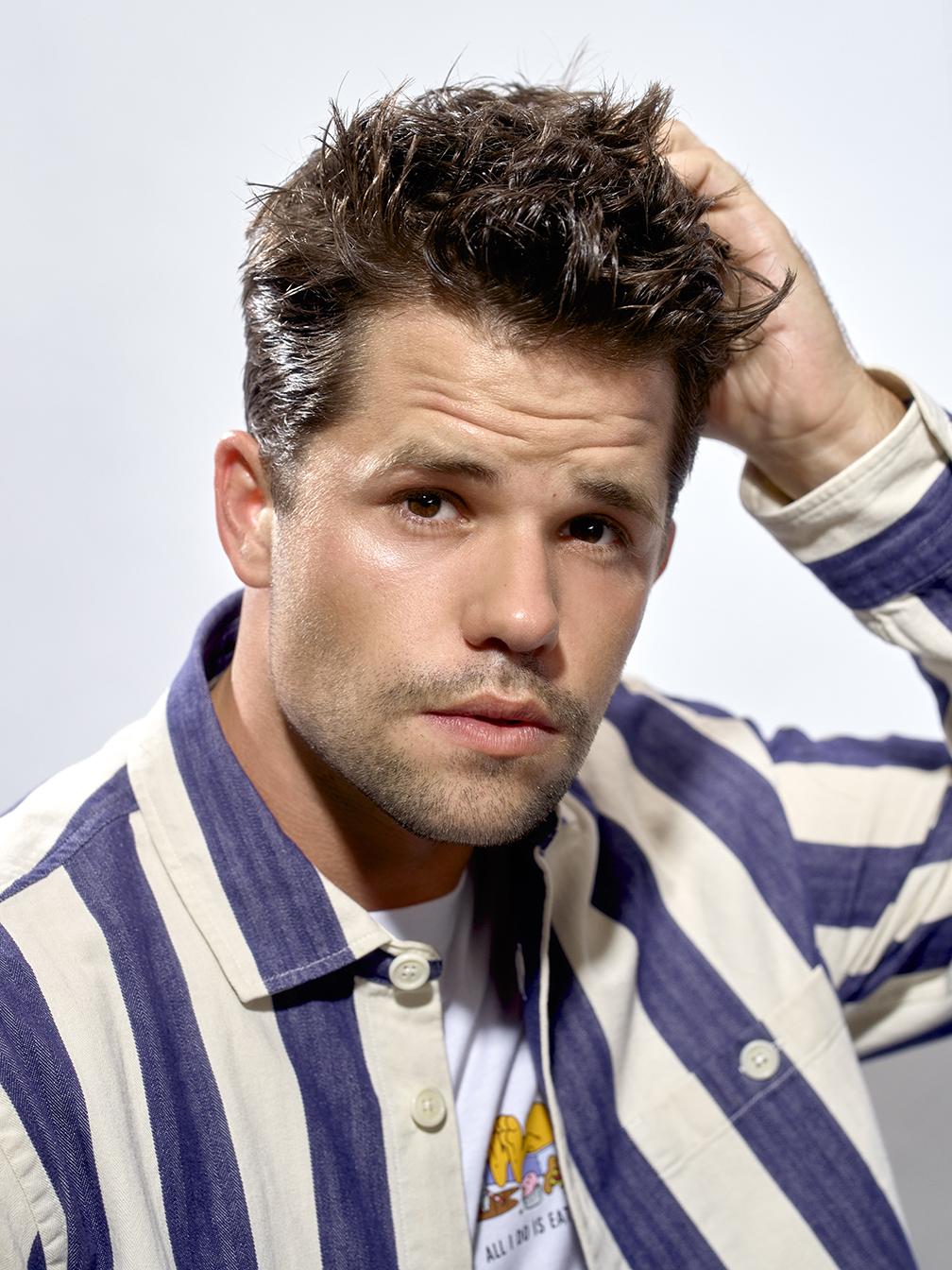 actor Max Carver large photo
