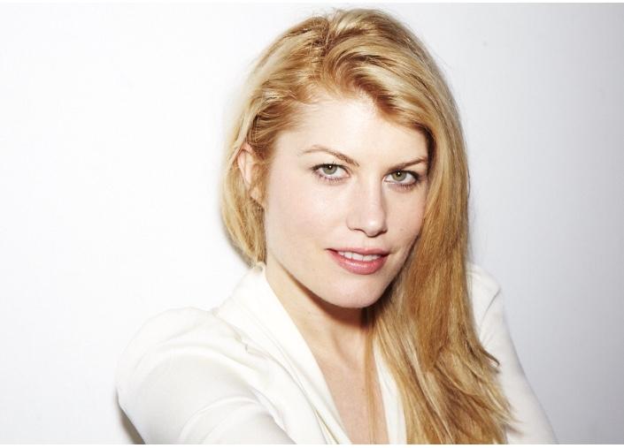 actor Meredith Ostrom large photo