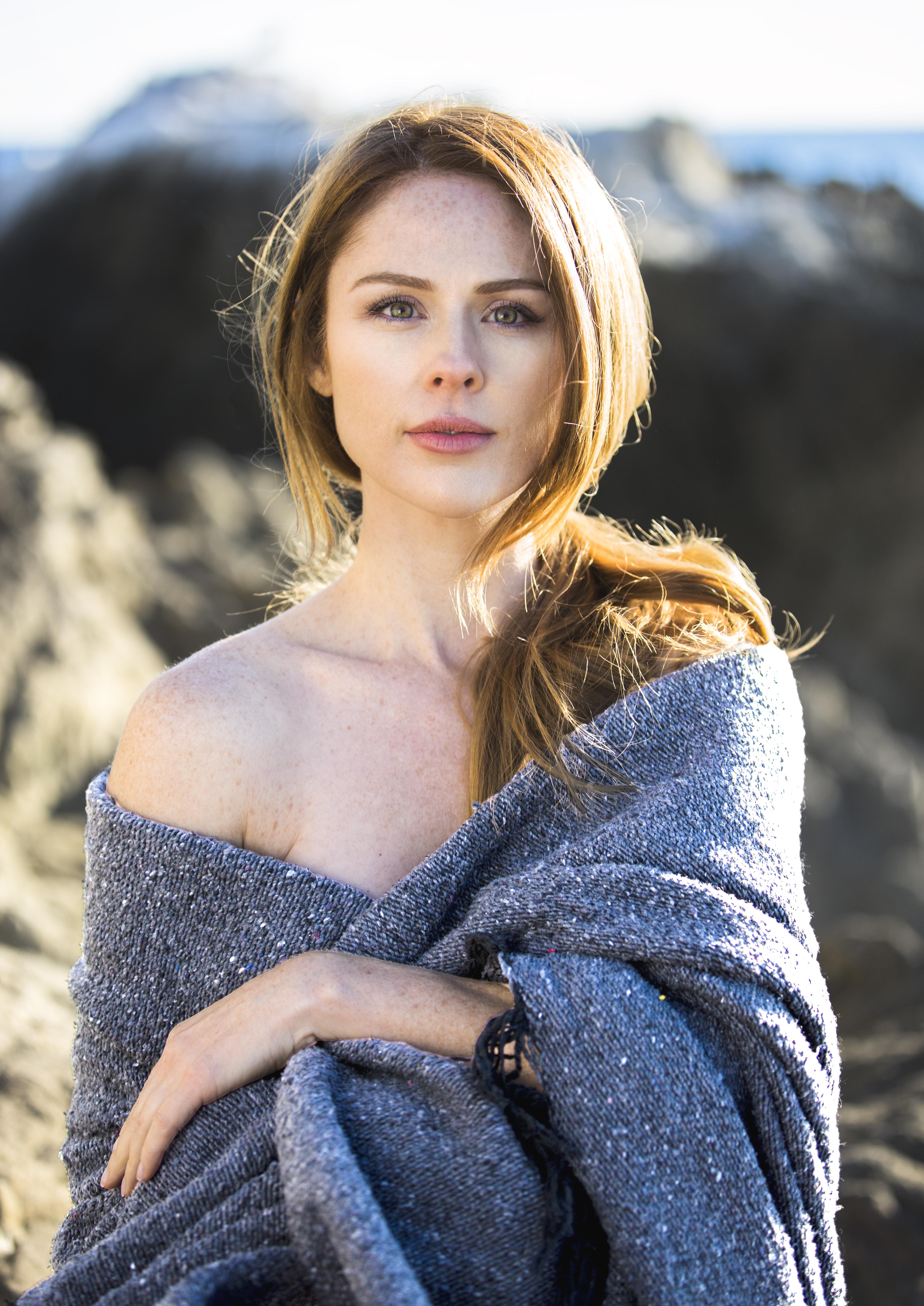 actor Jennifer Klekas large photo