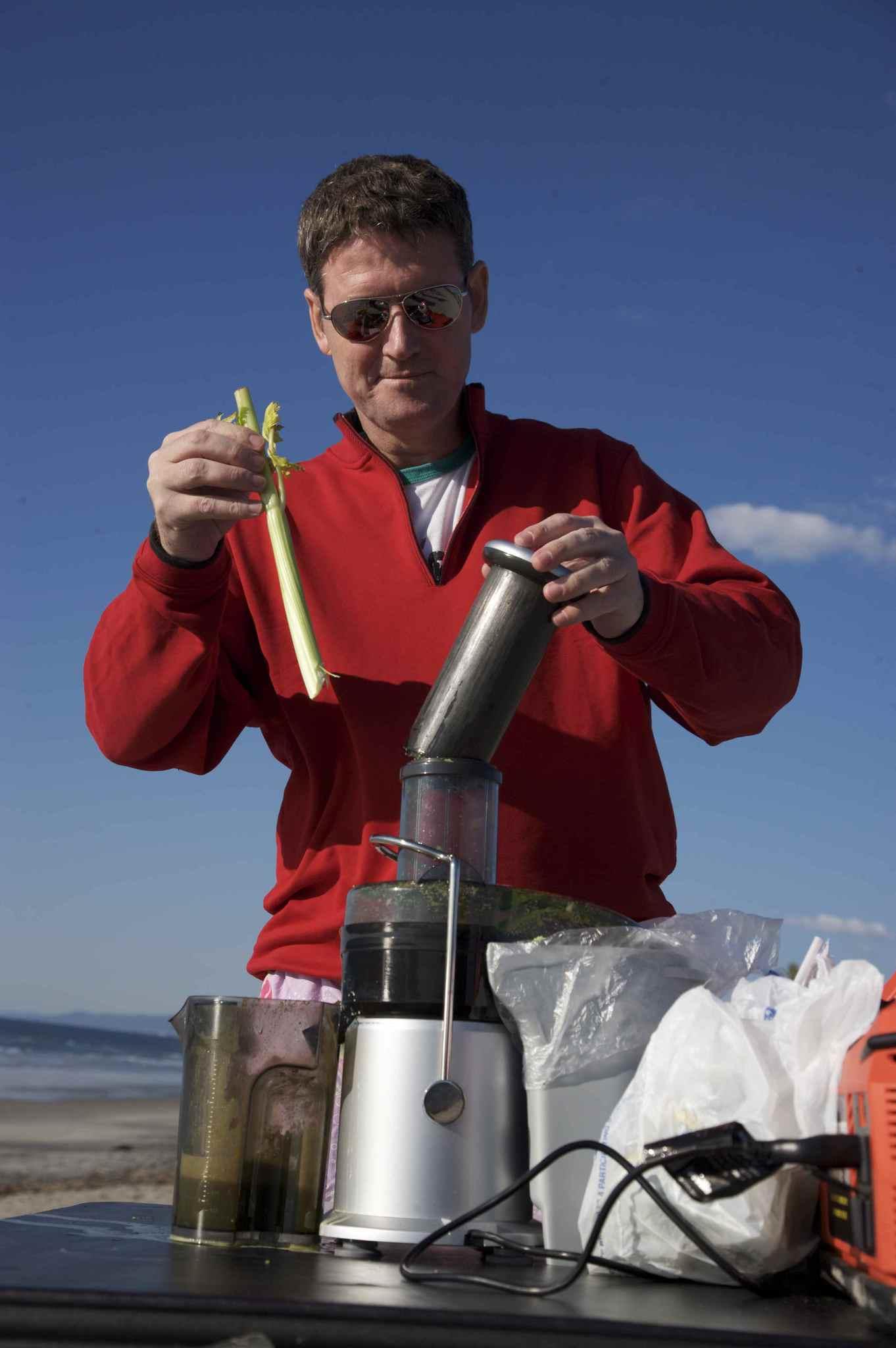 actor Joe Cross large photo