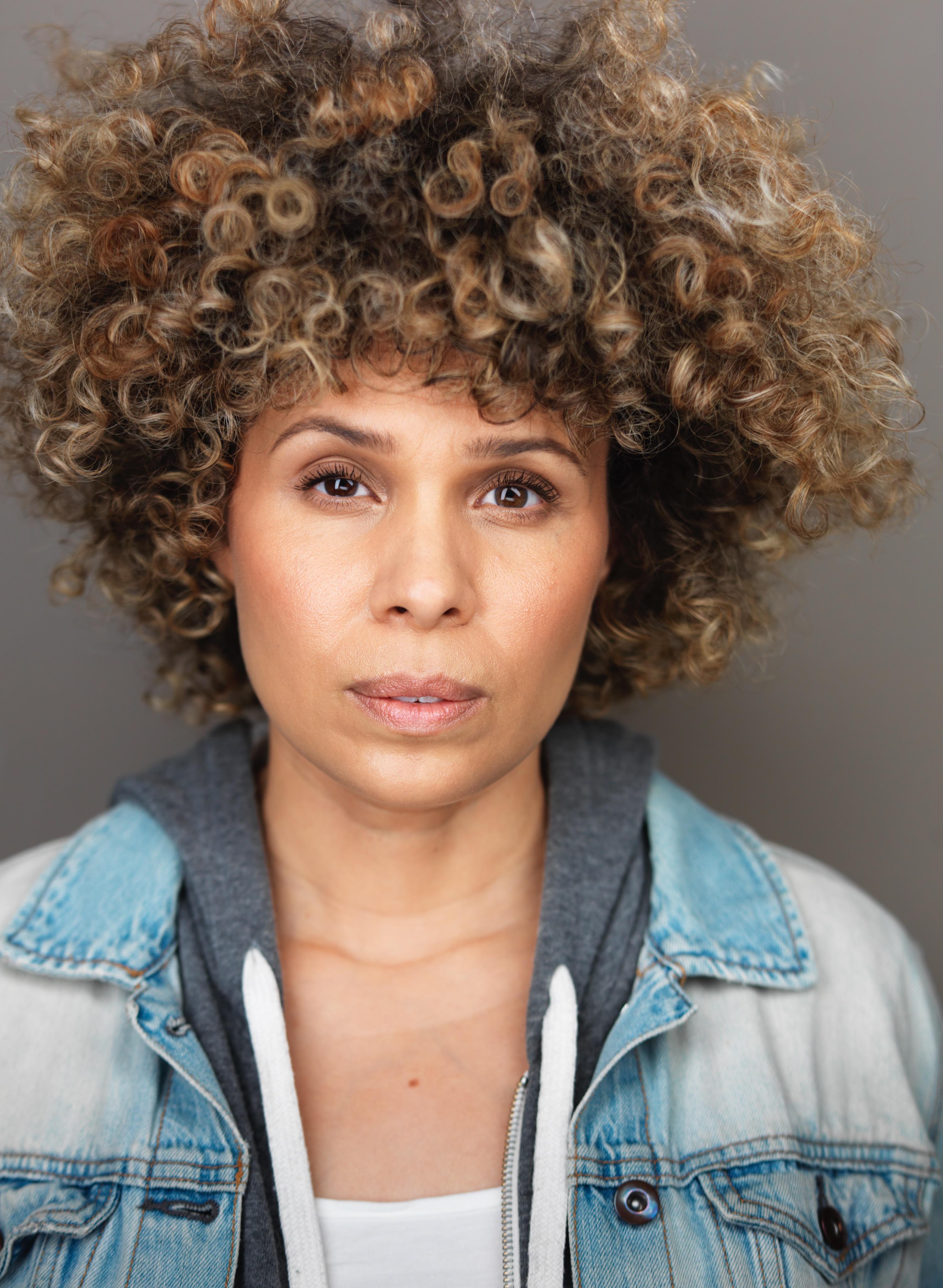 actor Irma Cadiz large photo