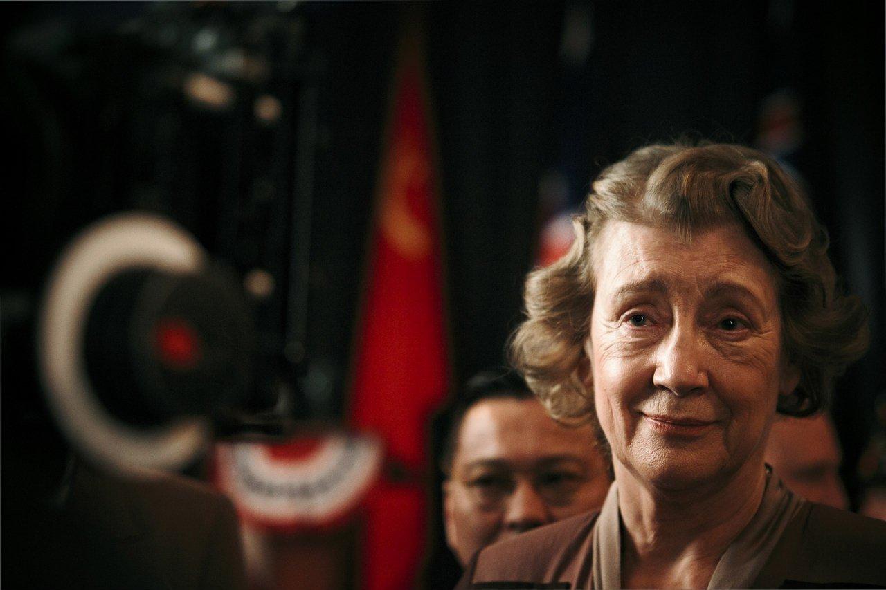 actor Joan Blackham large photo