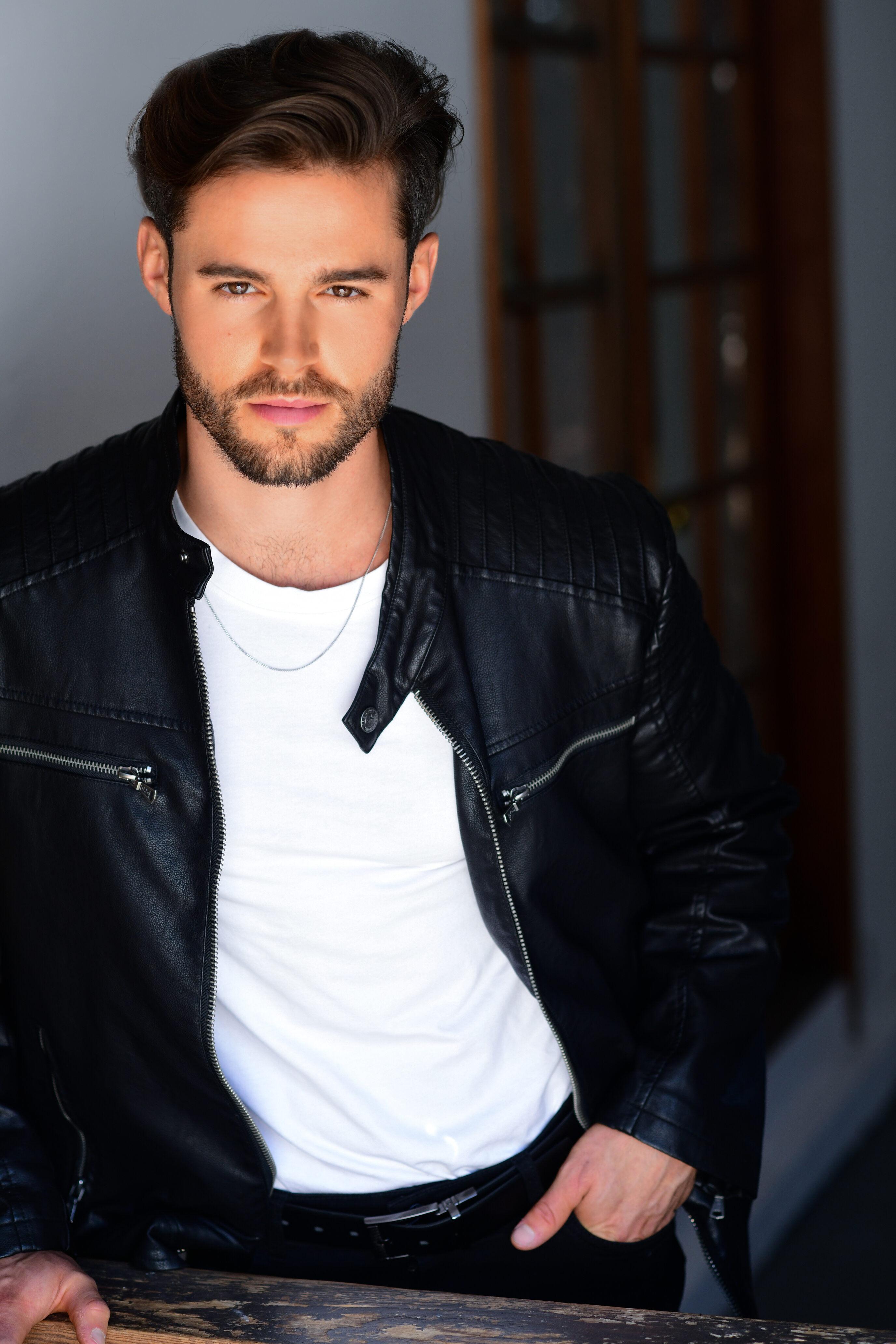 actor Eric Guilmette large photo