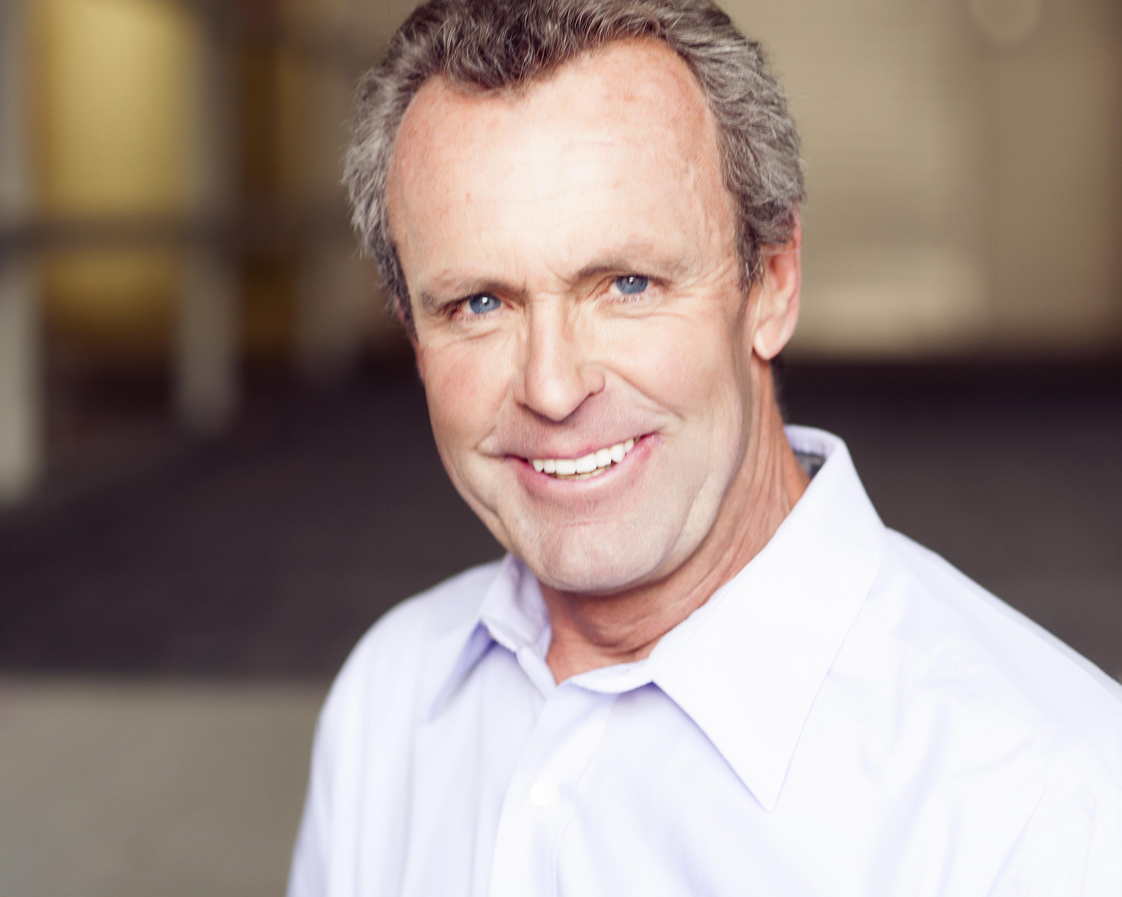 actor Alan MacFarlane large photo