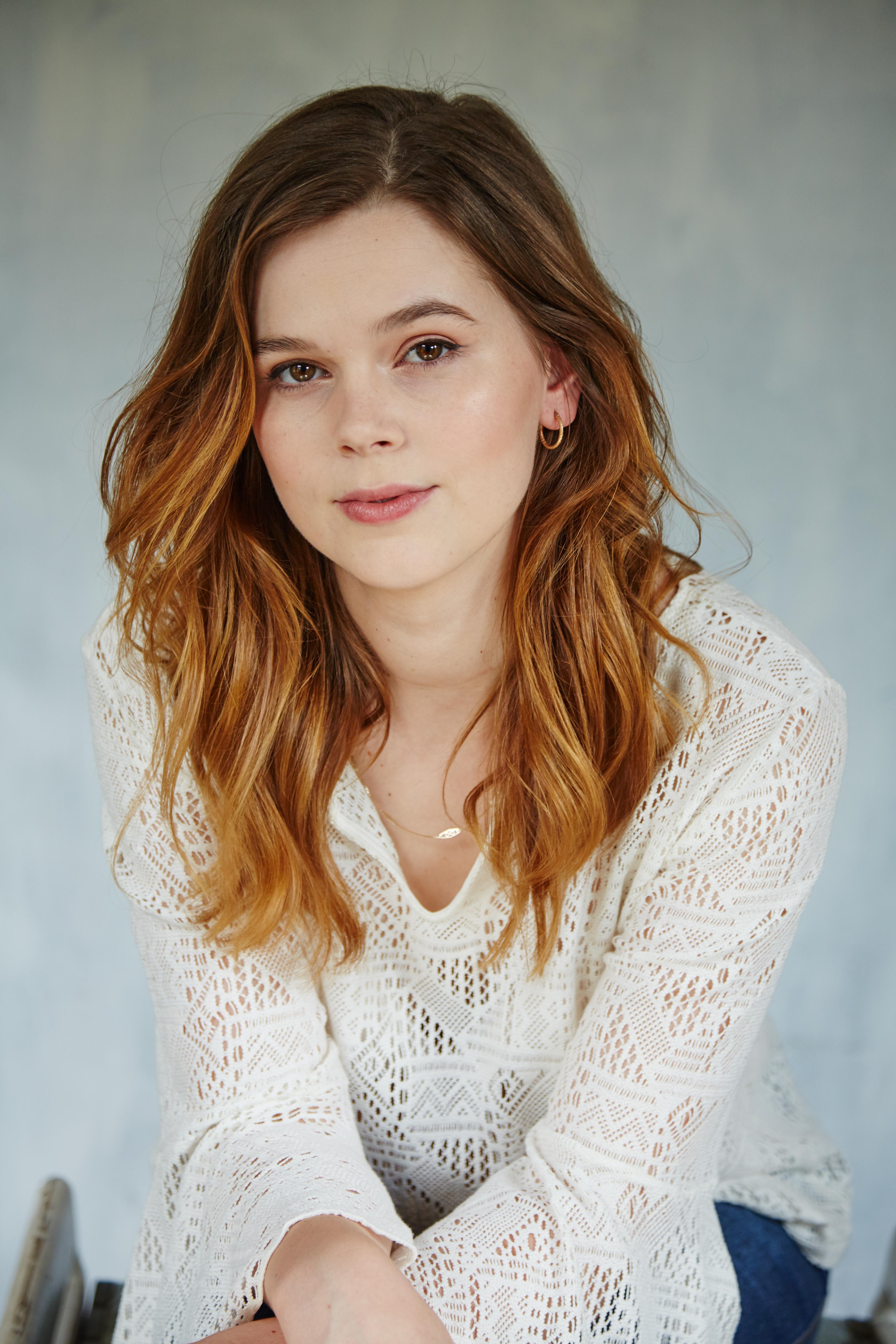 actor Kendra Appleton large photo