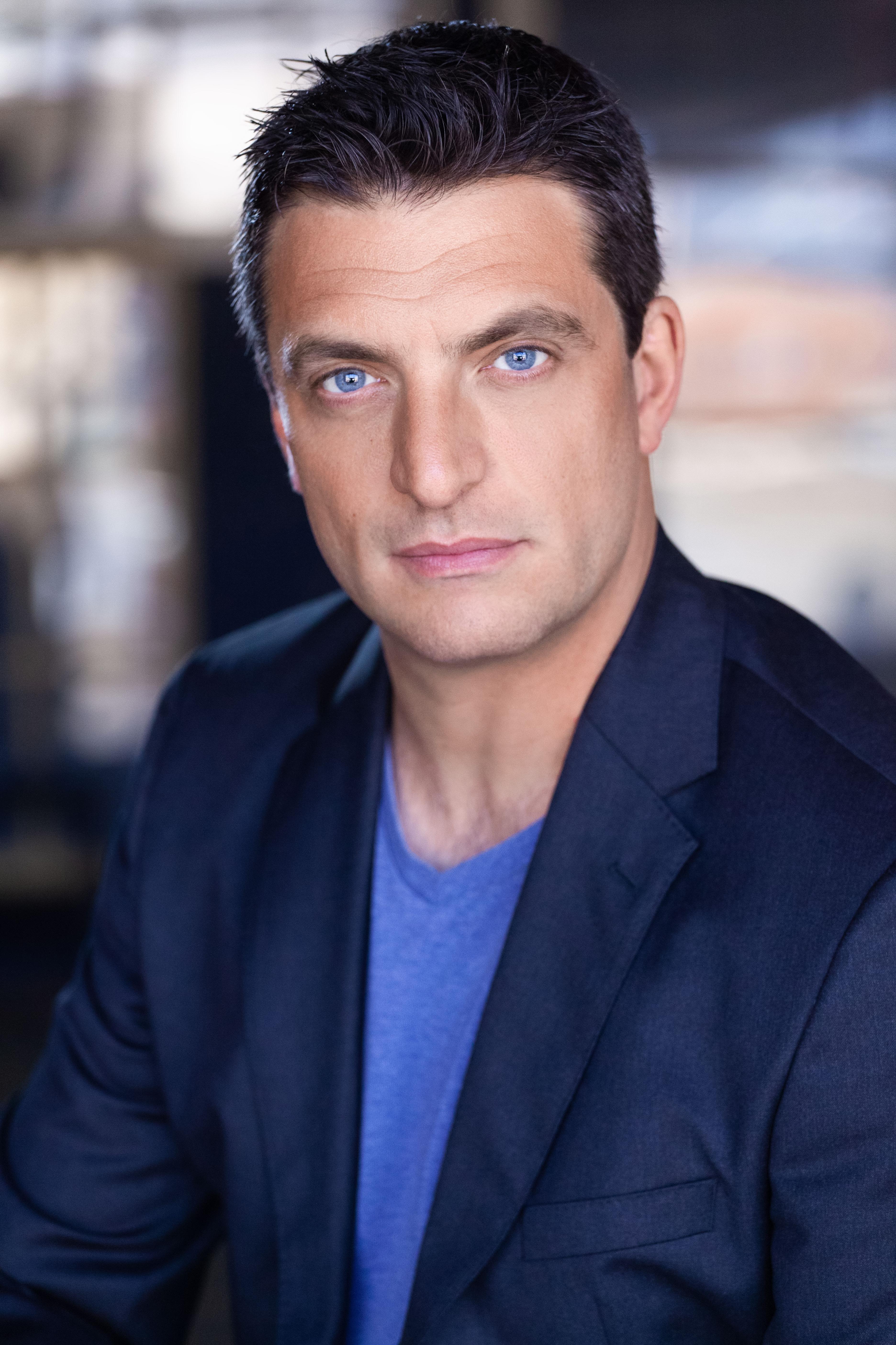 actor Antoine de Lartigue large photo