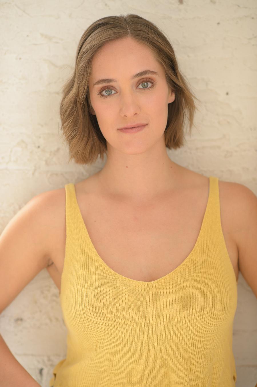 actor Kira Geiger large photo