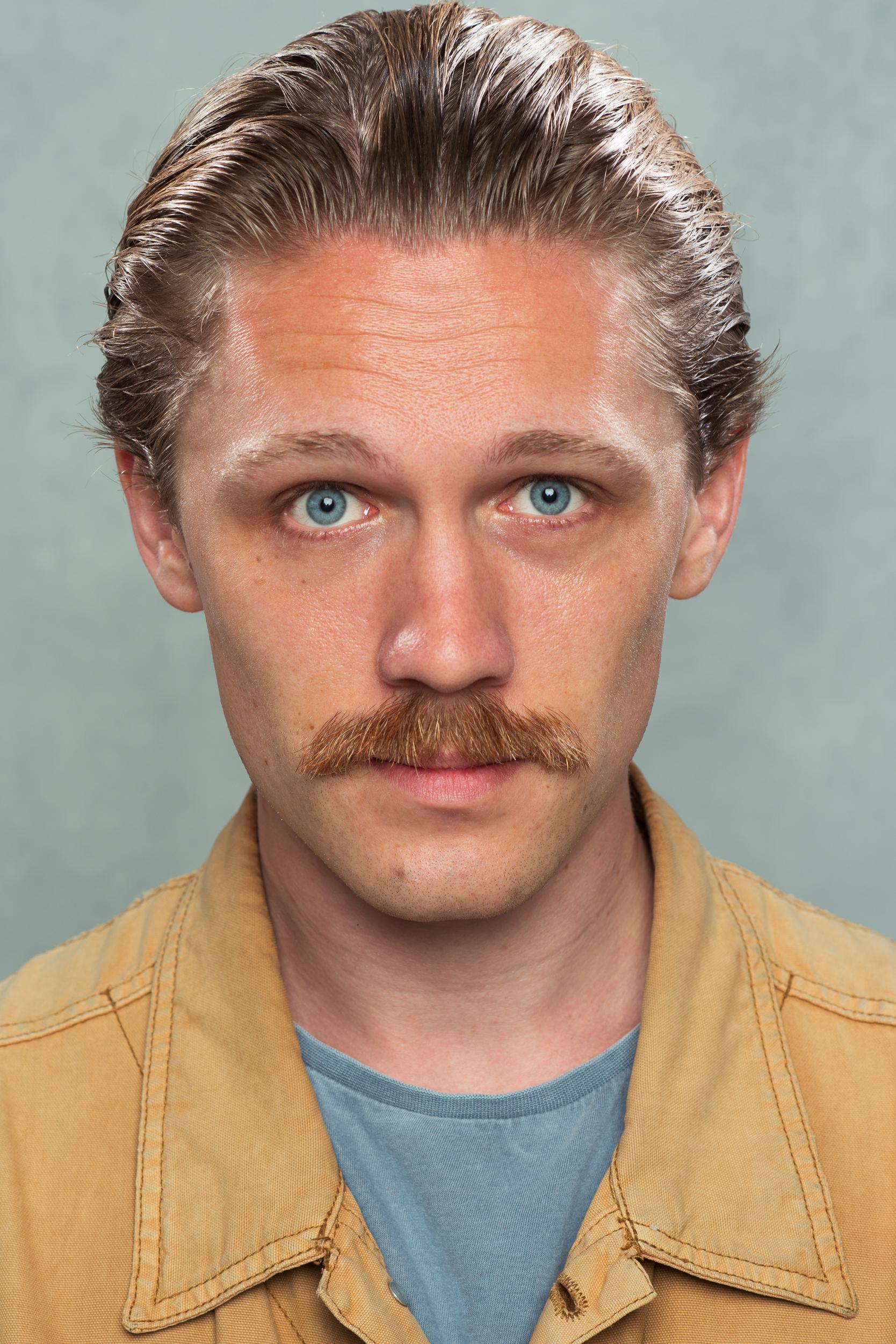 actor Charlie Bentley large photo