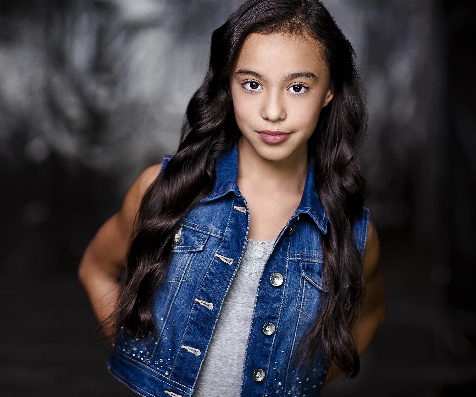 actor Ashley Rogan large photo