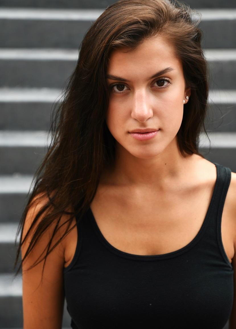 actor Emilie Dhir large photo