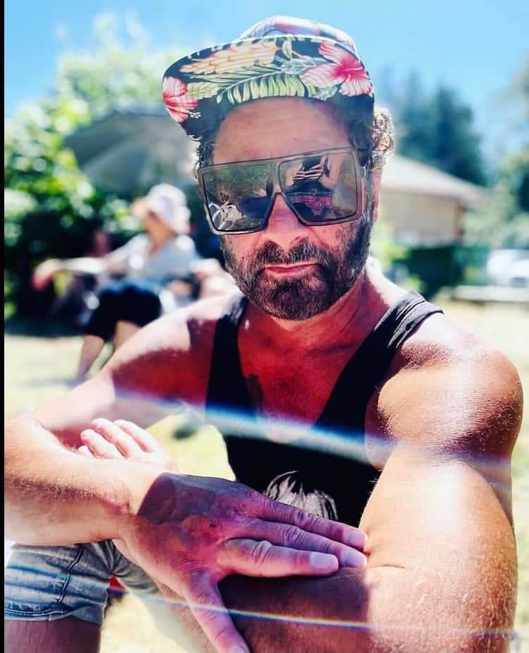 actor Artine Tony Browne large photo