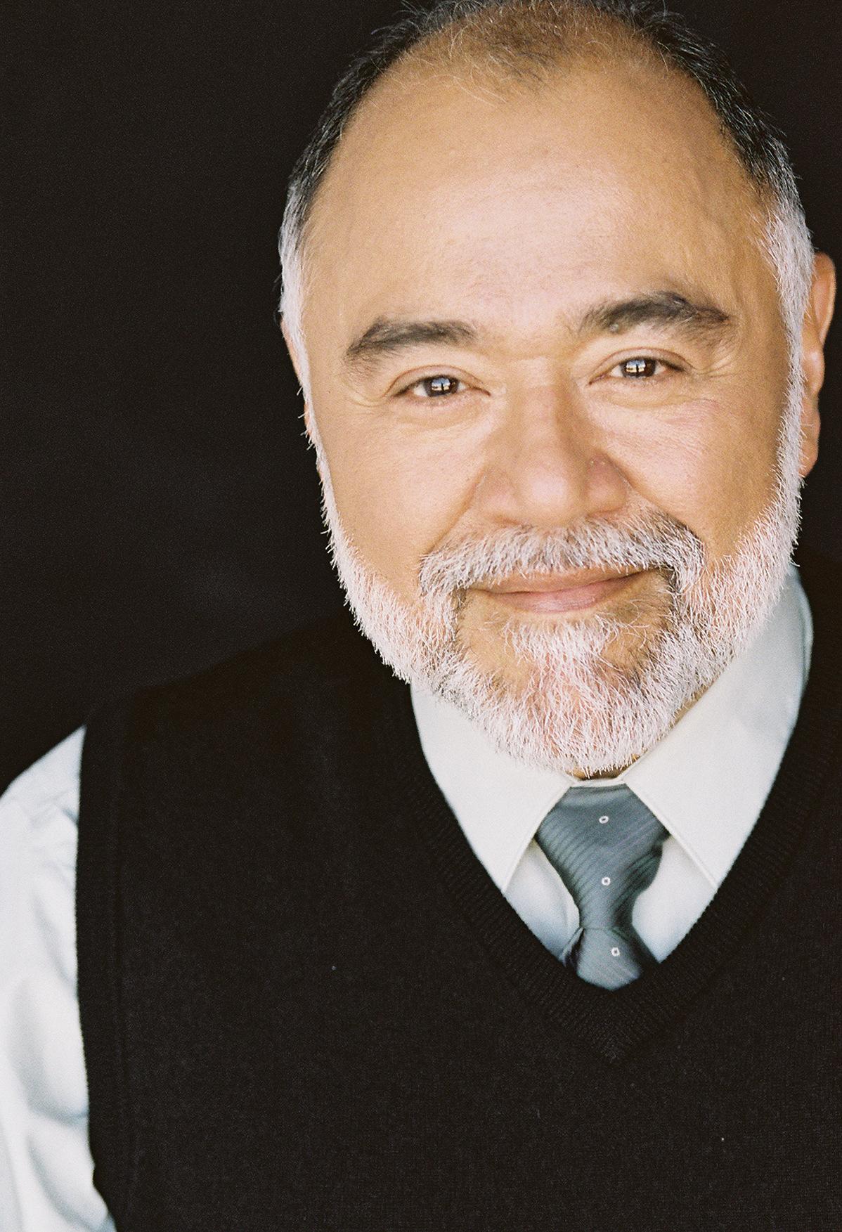 actor Mike Hernandez large photo