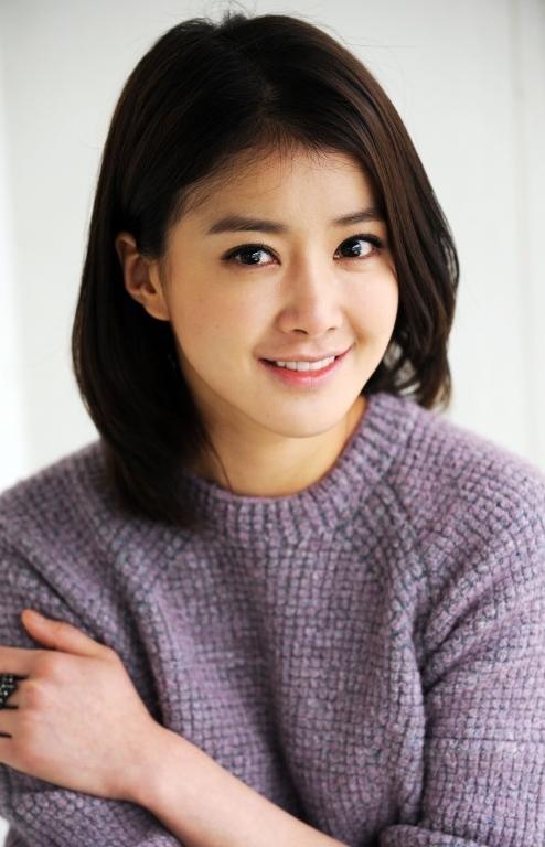 actor Lee Si-young large photo