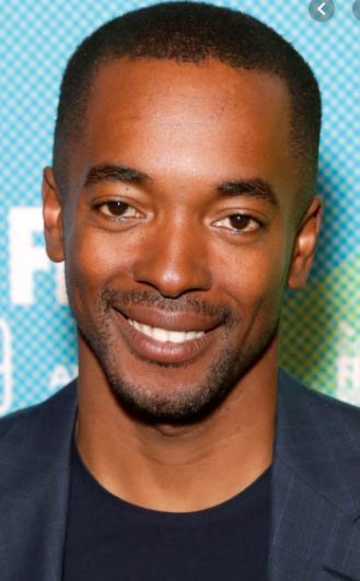 actor Aki Omoshaybi large photo