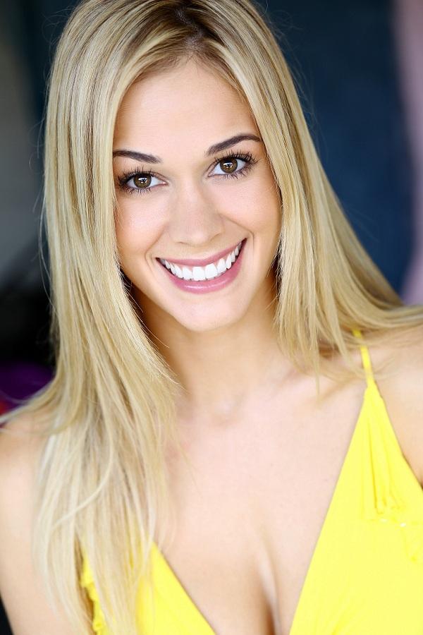 actor Lauren Compton large photo