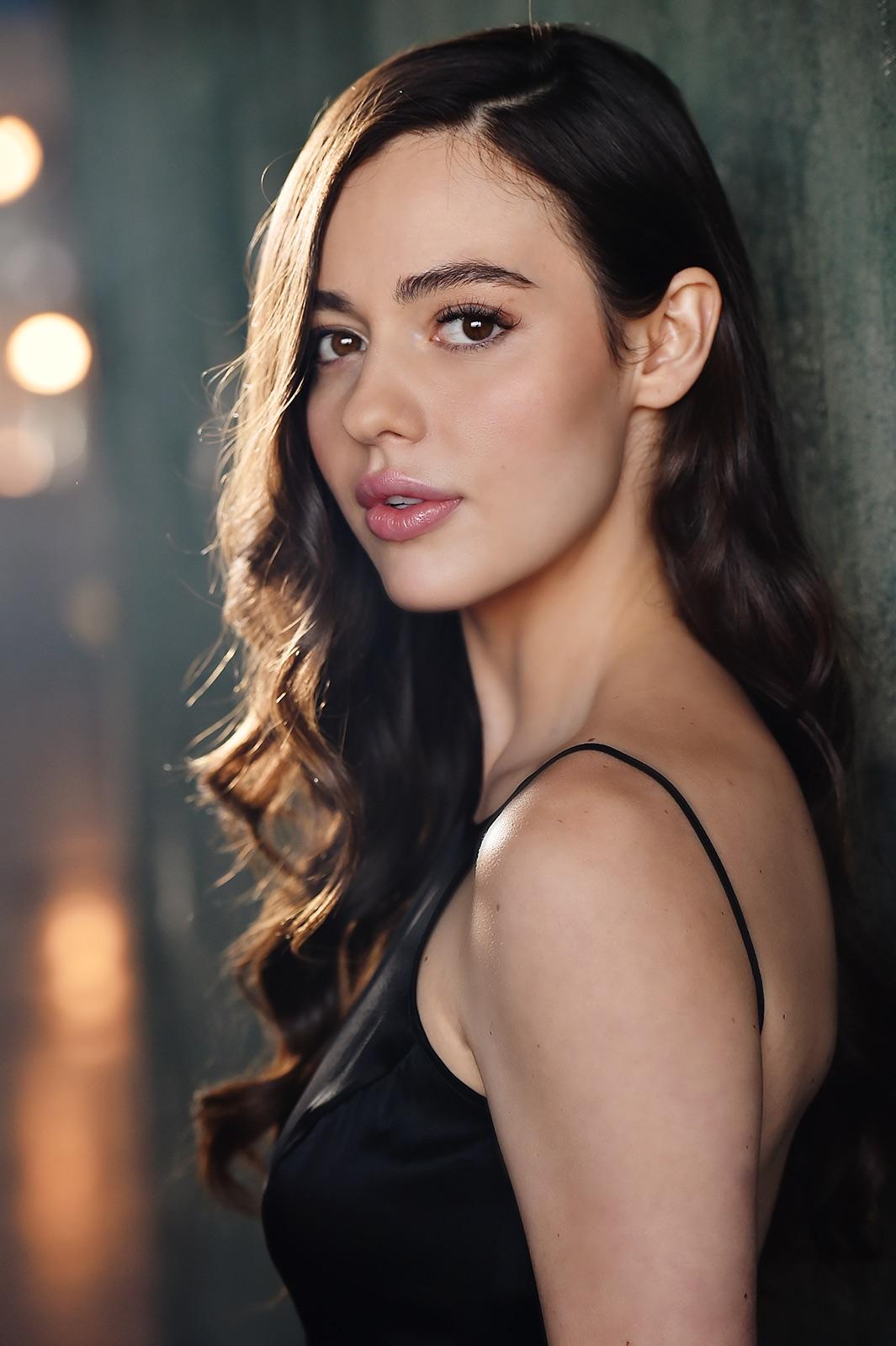 actor Tiana Tuttle large photo