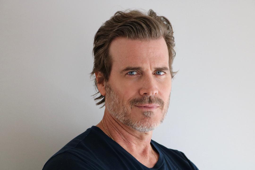 actor Victor Browne large photo