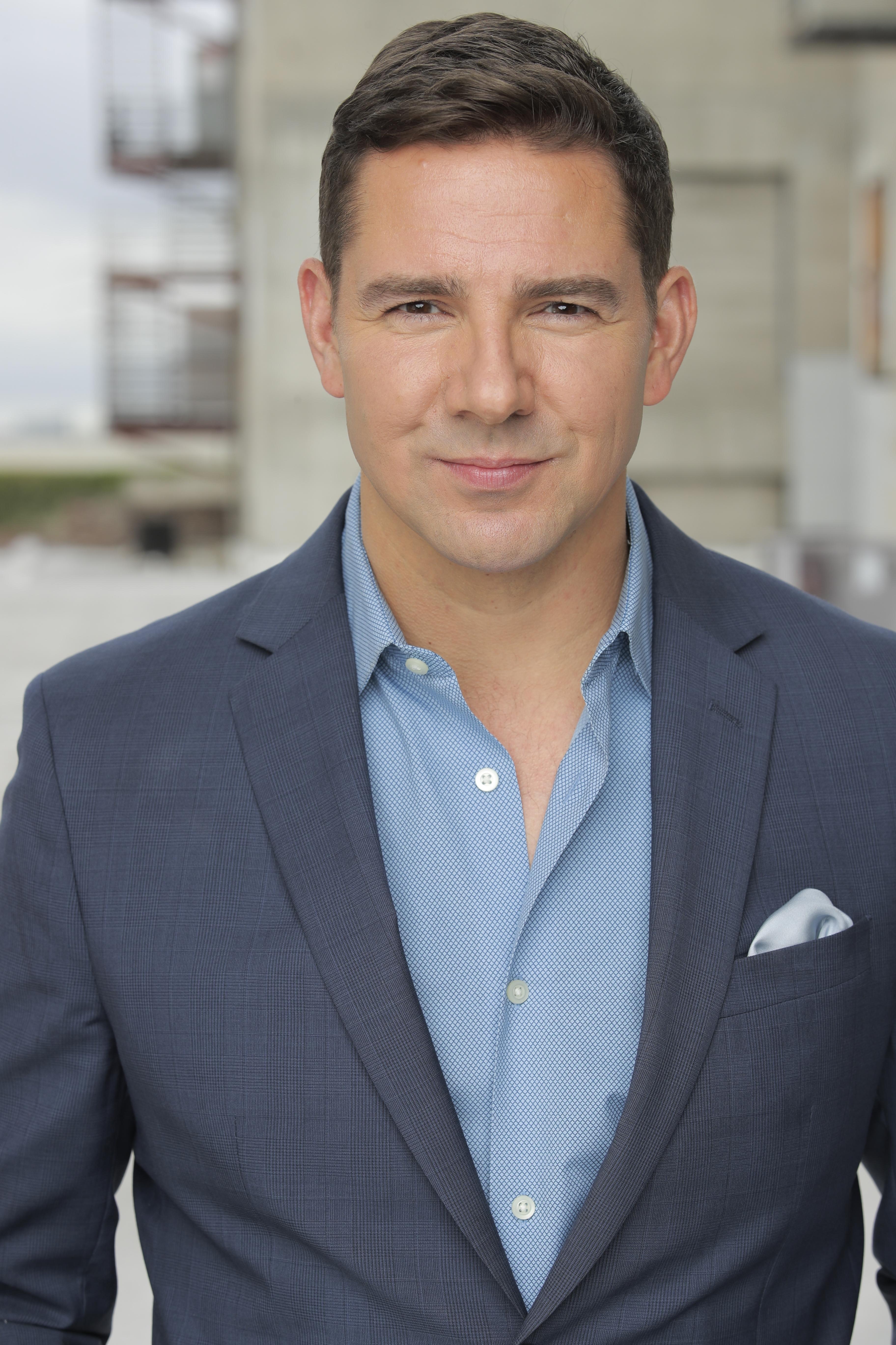 actor Drew Rausch large photo