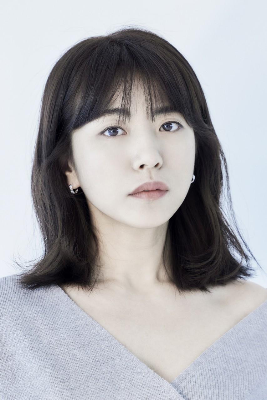 actor Inji Jeong large photo