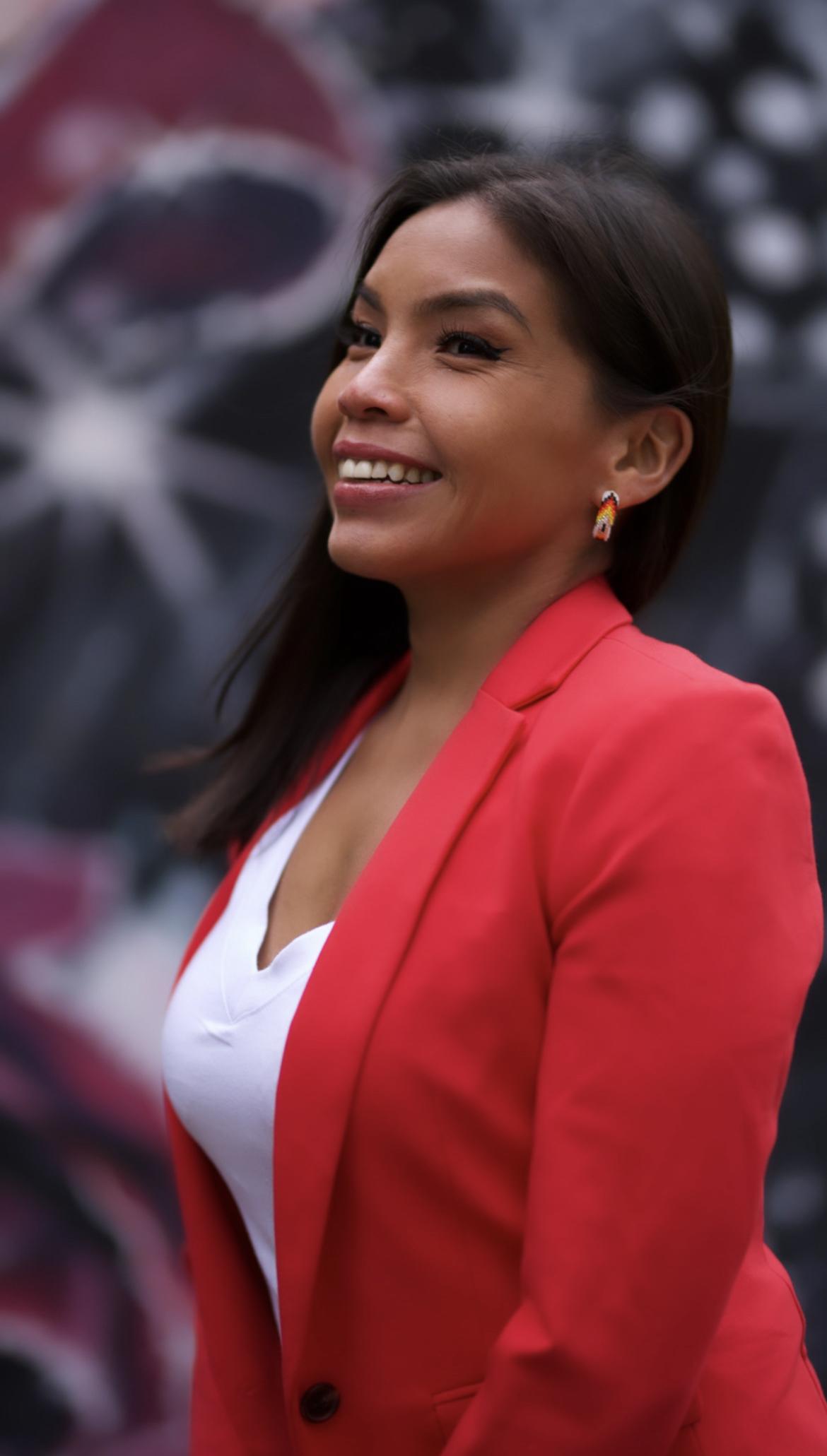 actor Fawnda Neckoway large photo