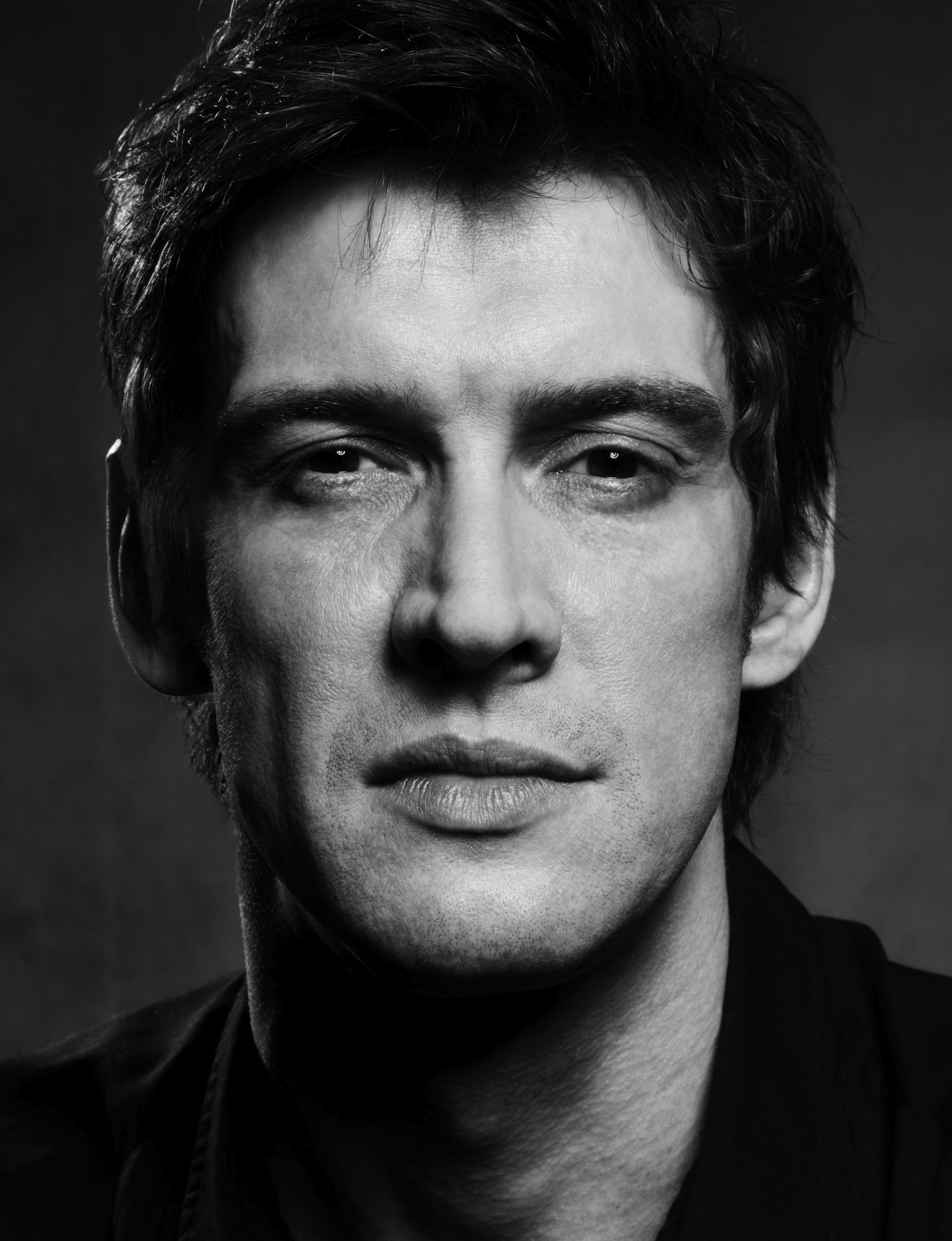 actor Adrian Bower large photo