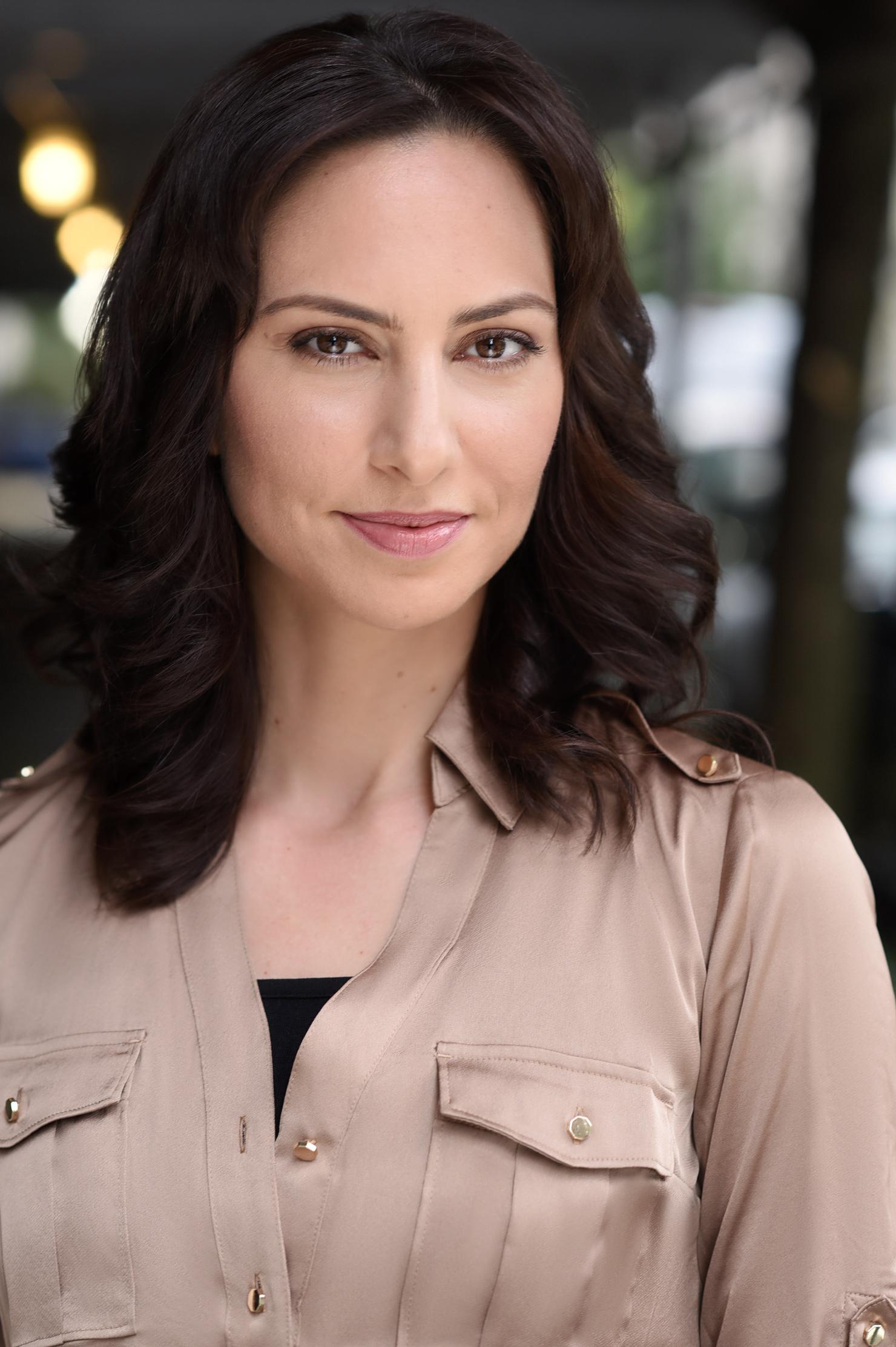 actor Ruya Koman large photo