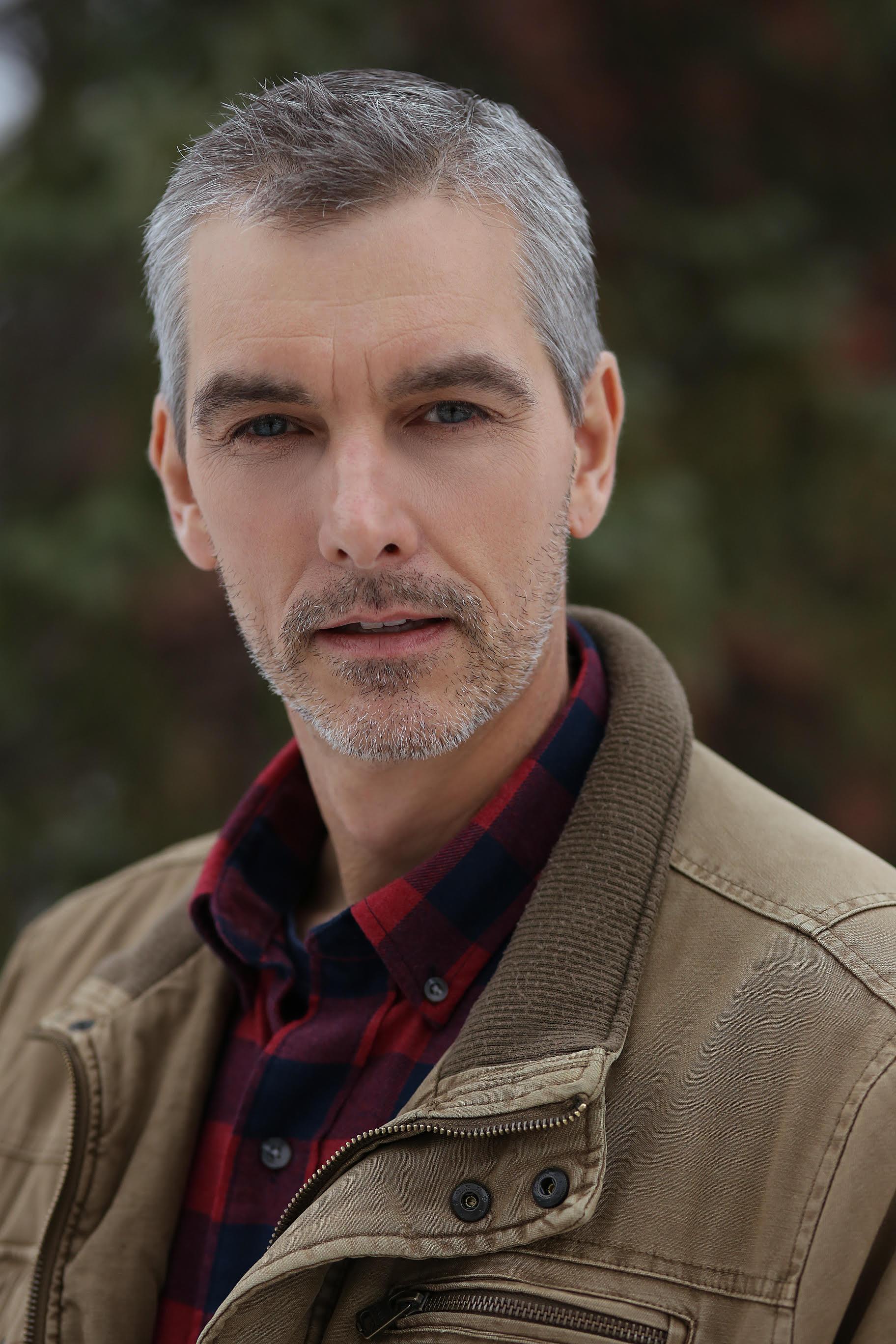 actor Michael Paul Quinn large photo