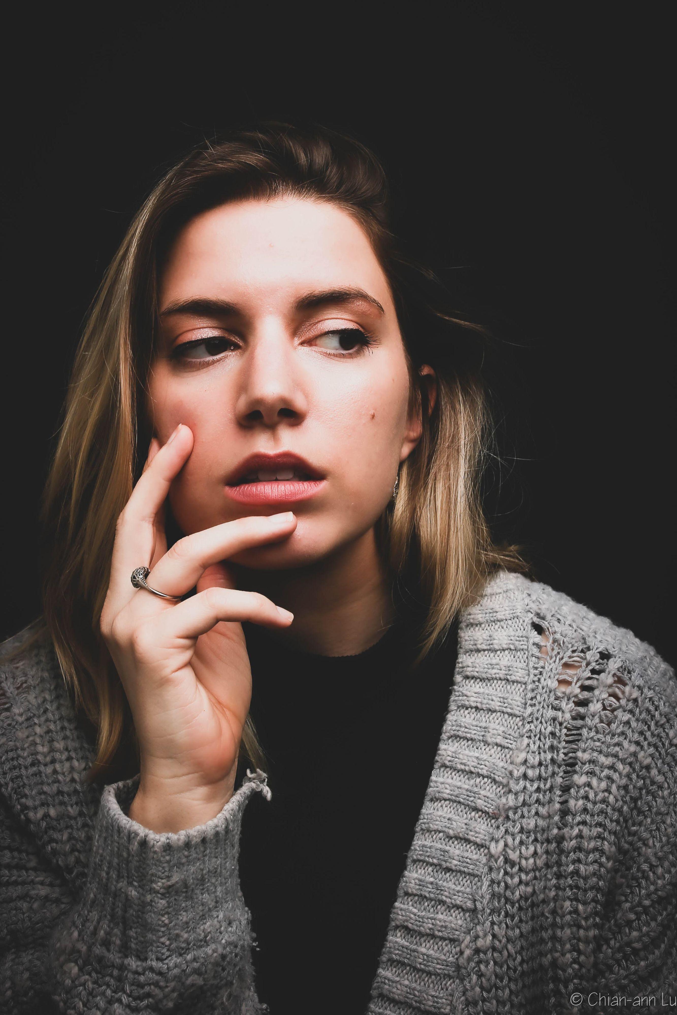 actor Emma Pace large photo