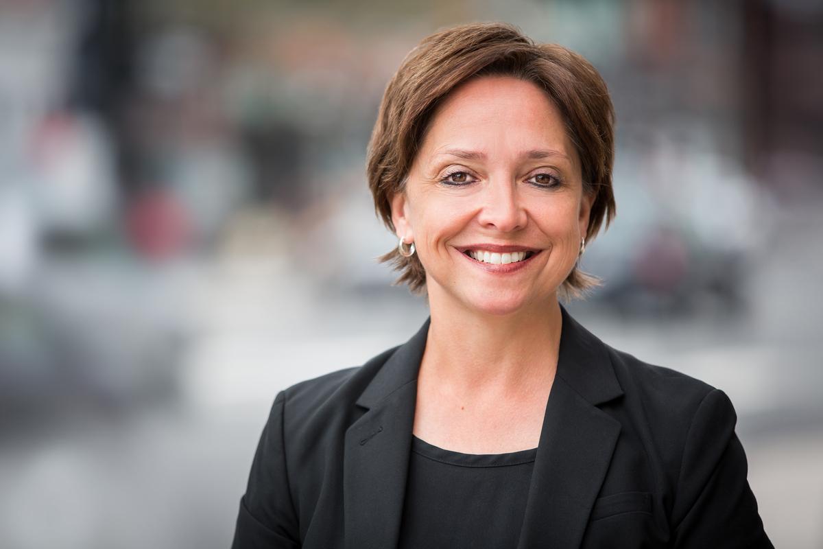 actor Wendy R. Anderson large photo