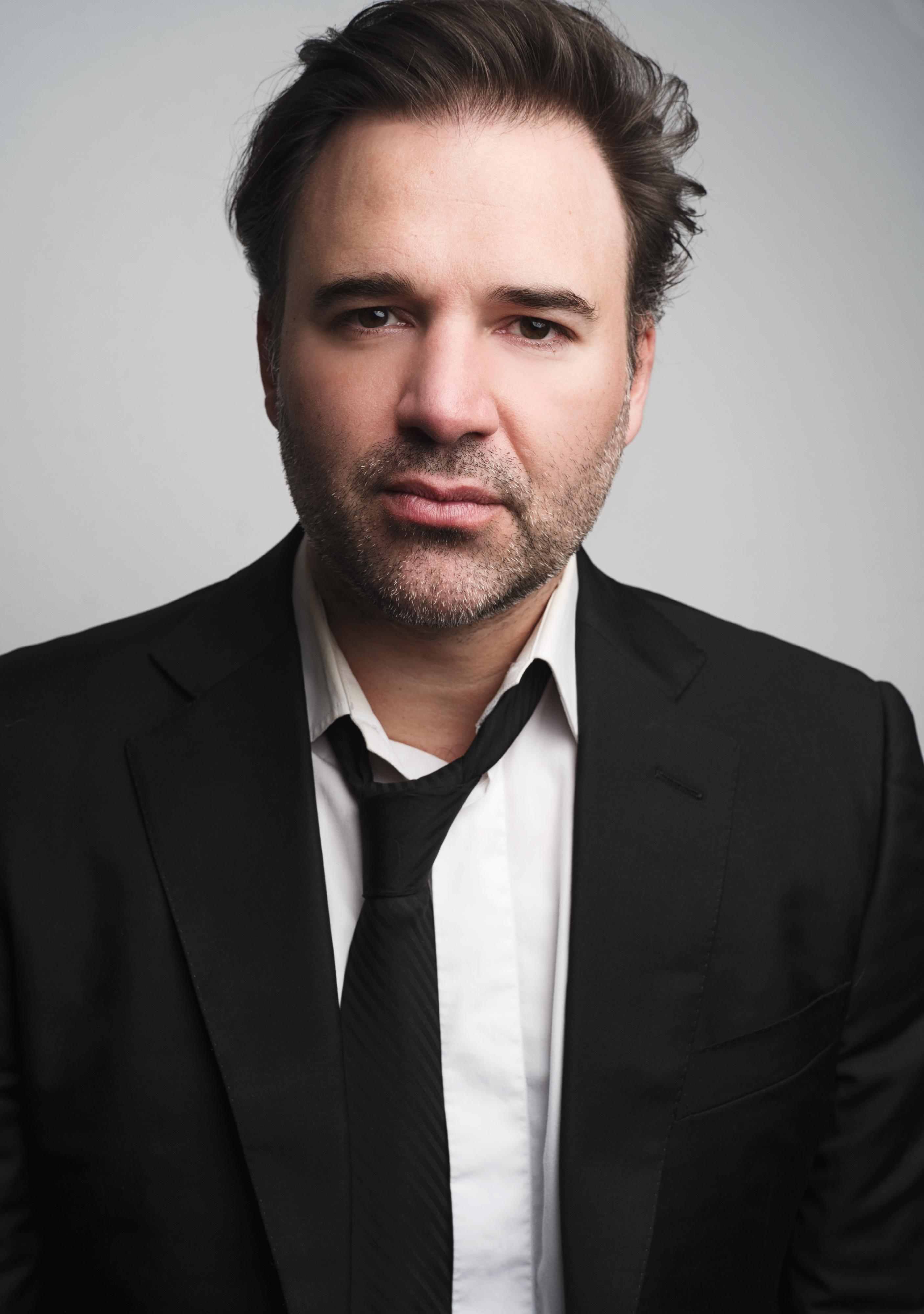 actor Oliver Boot large photo