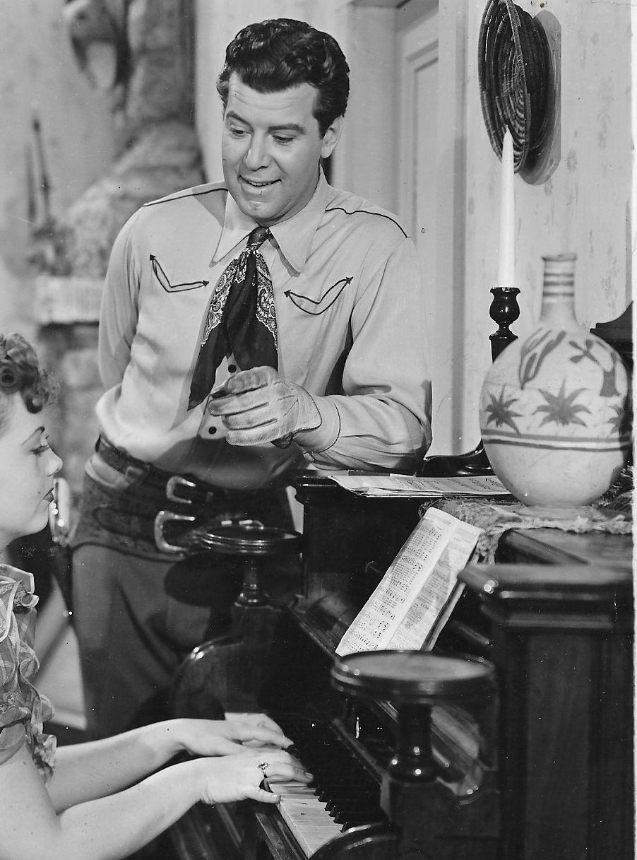 actor James Newill large photo