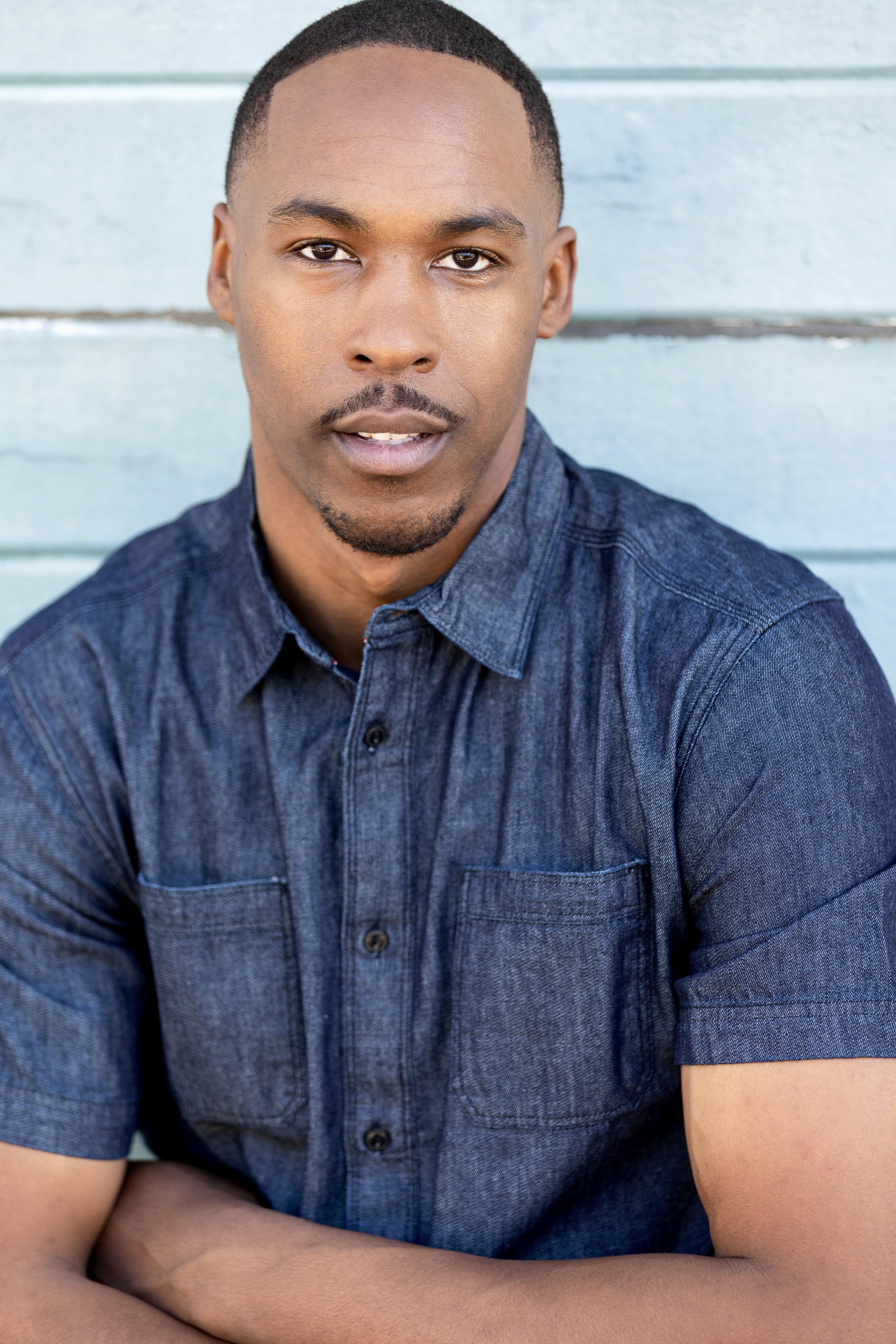 actor Delvon Roe large photo