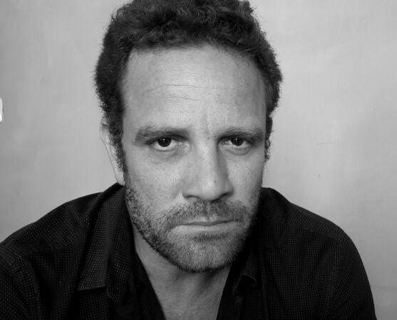 actor Miki Leon large photo