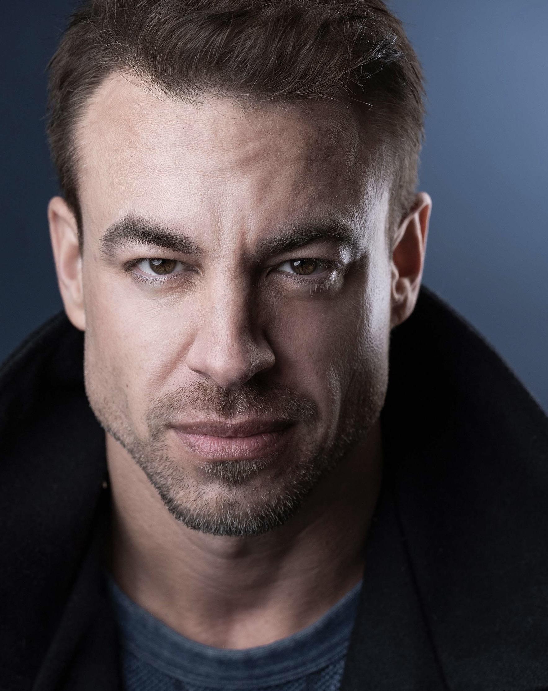 actor Marc Crumpton large photo