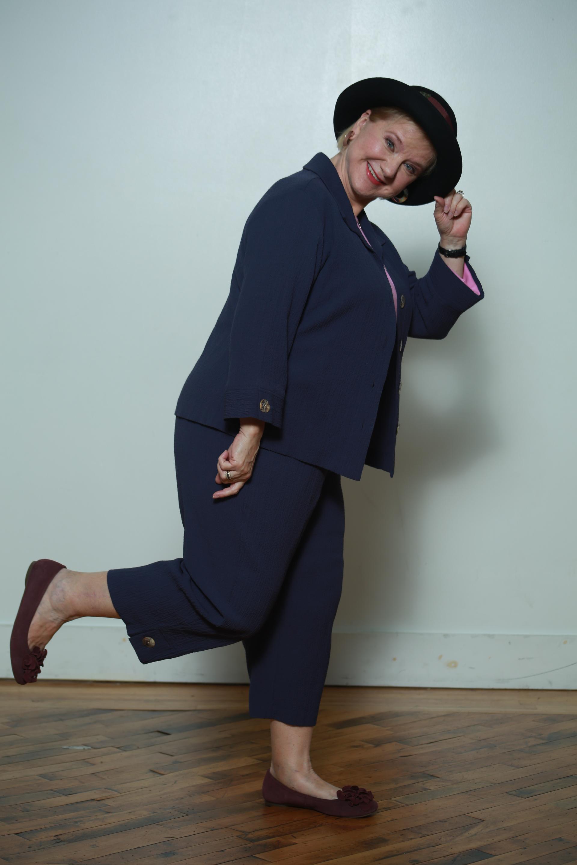 actor Lisette Markham large photo