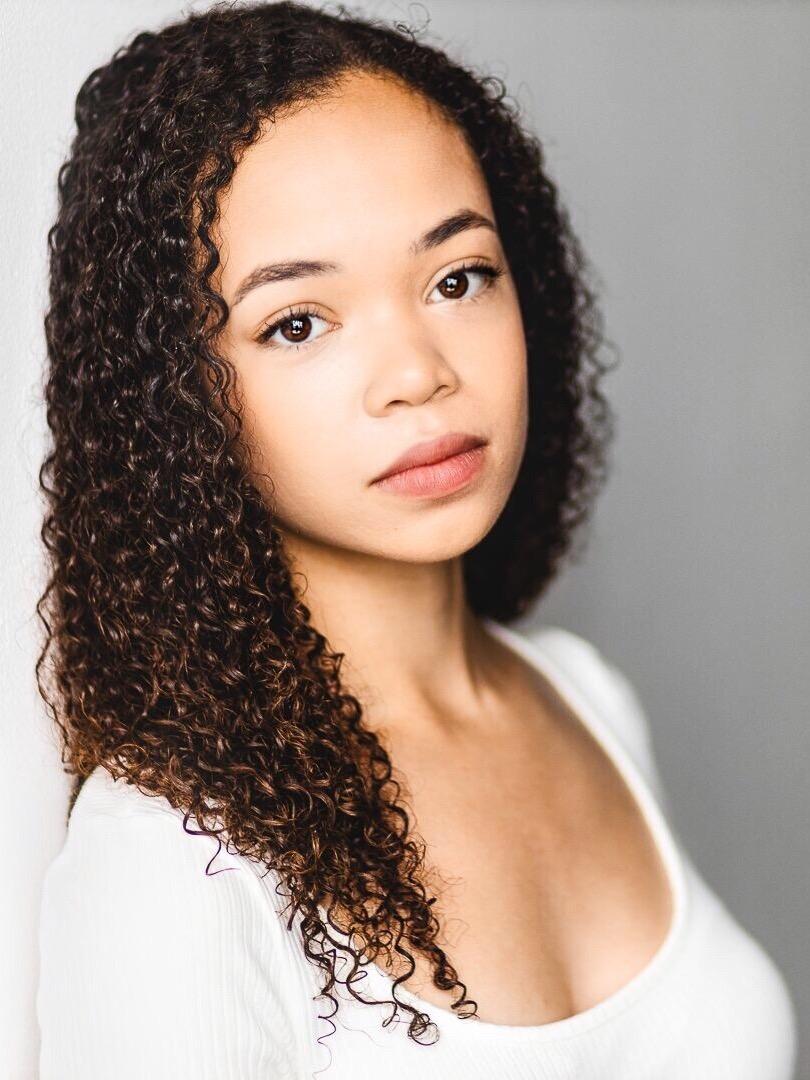 actor Mary Ditta large photo